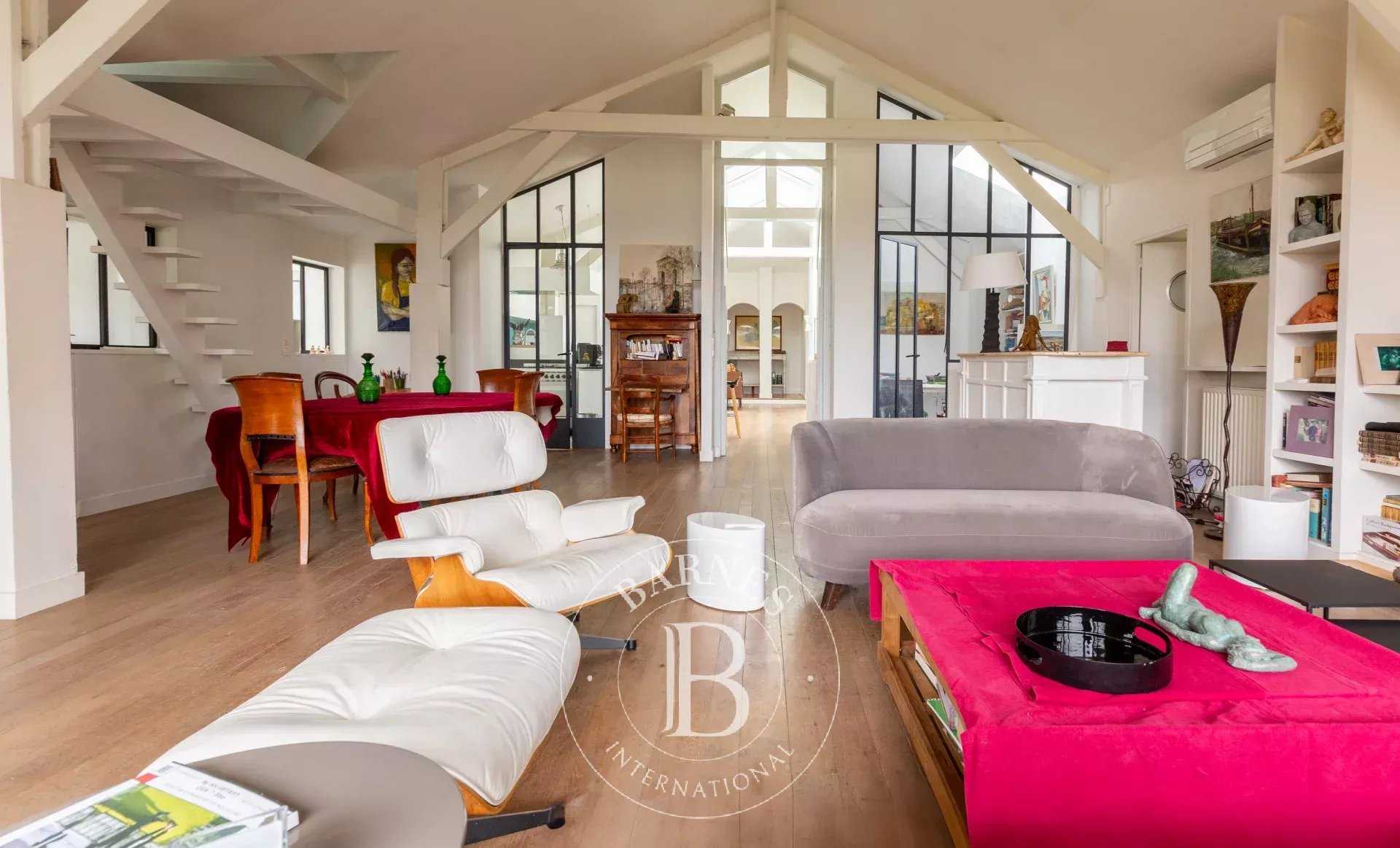 Chatou  - Maison 8 Pièces 5 Chambres