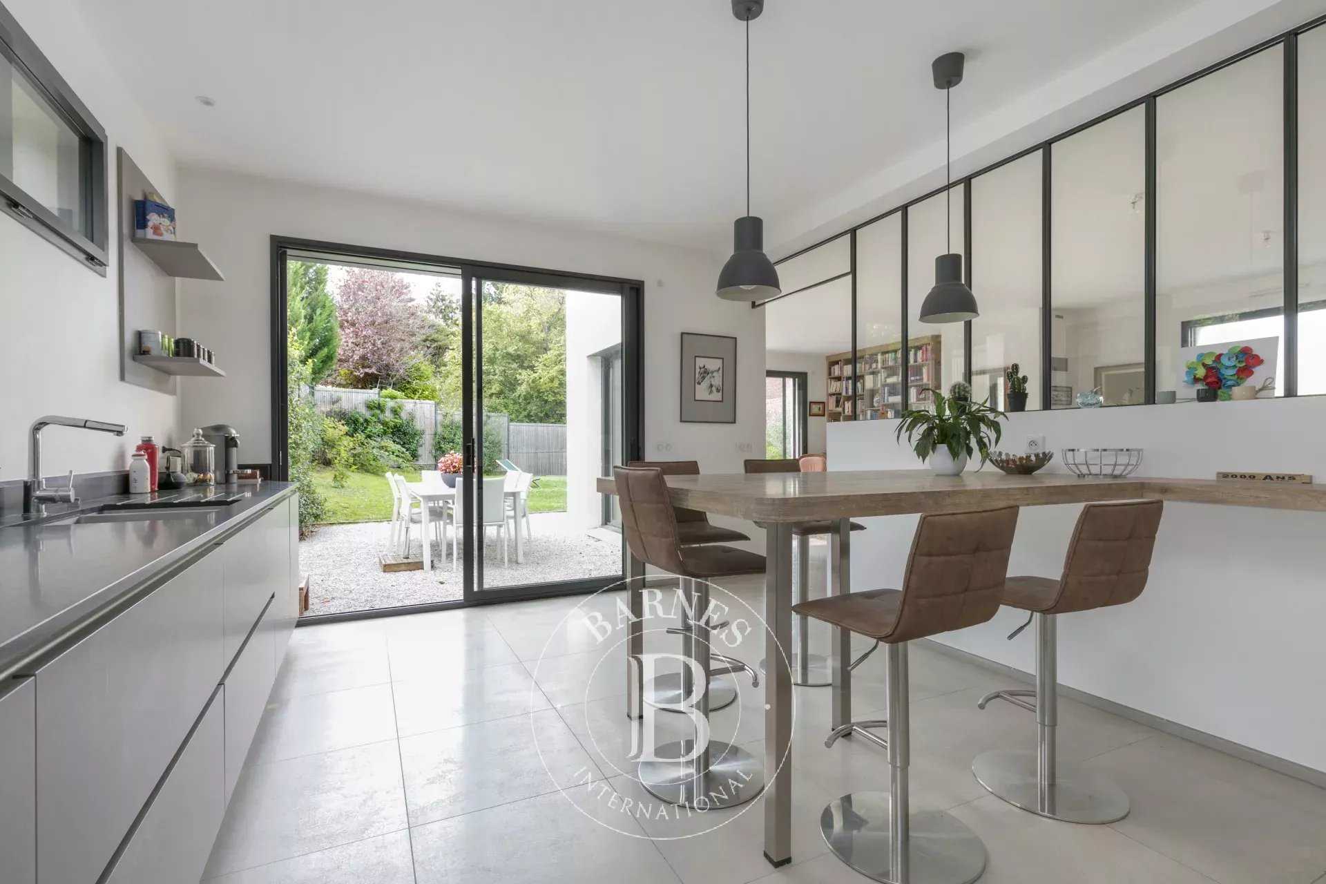 Saint-Germain-en-Laye  - House 5 Bedrooms