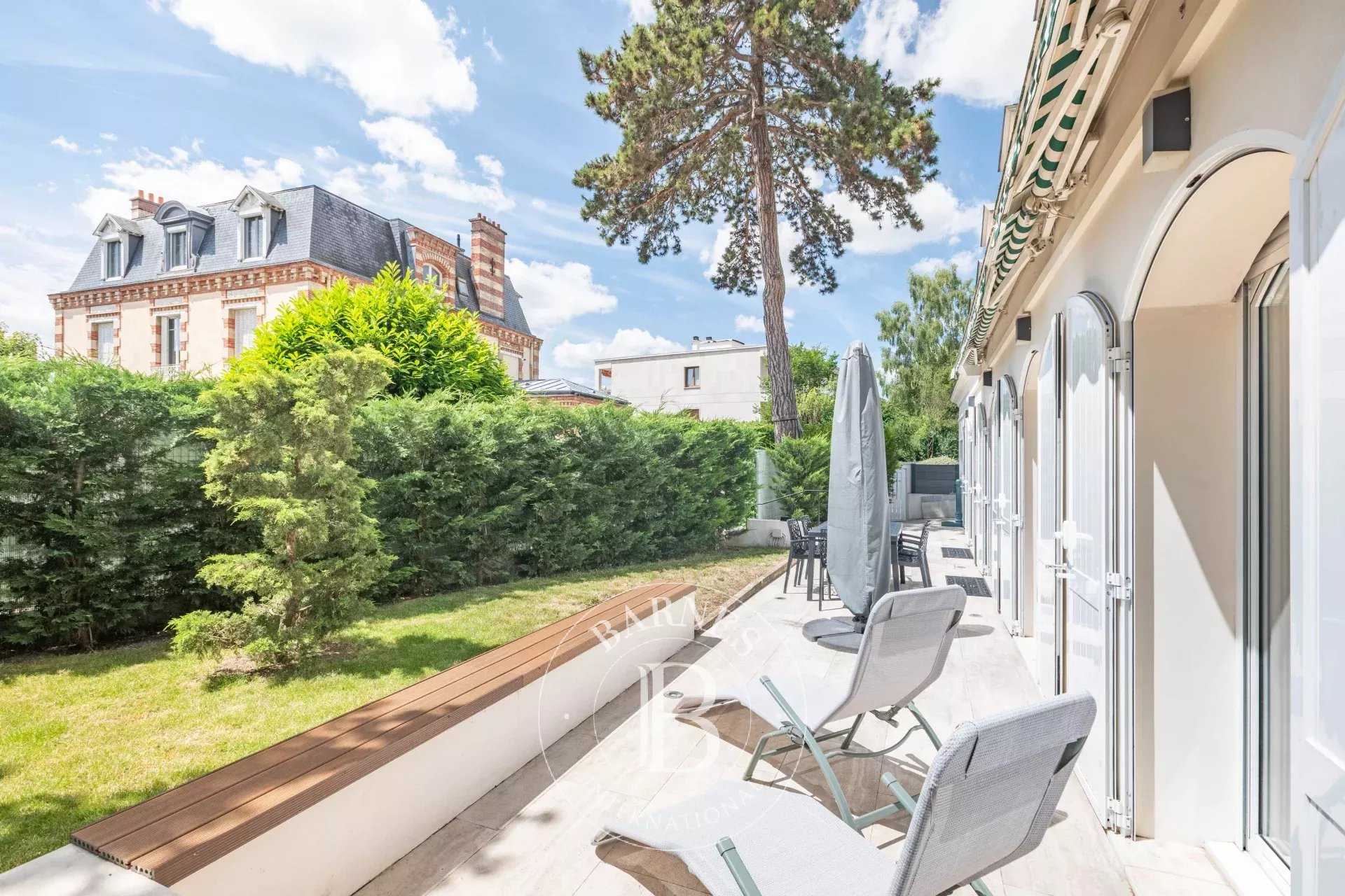 Saint-Germain-en-Laye  - Maison de ville 7 Pi&egrave;ces 4 Chambres