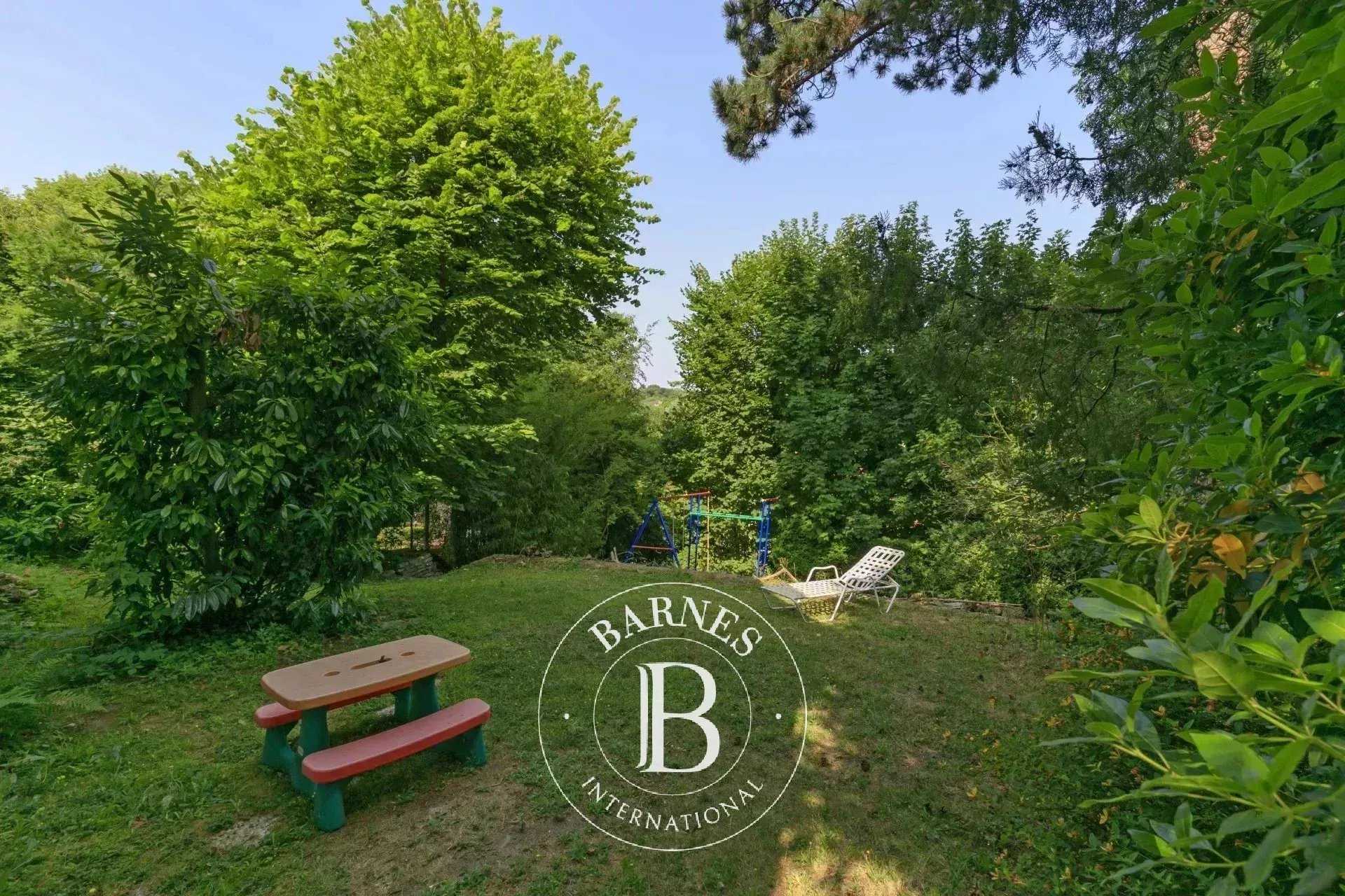 Le Pecq  - Maison 11 Pi&egrave;ces 8 Chambres