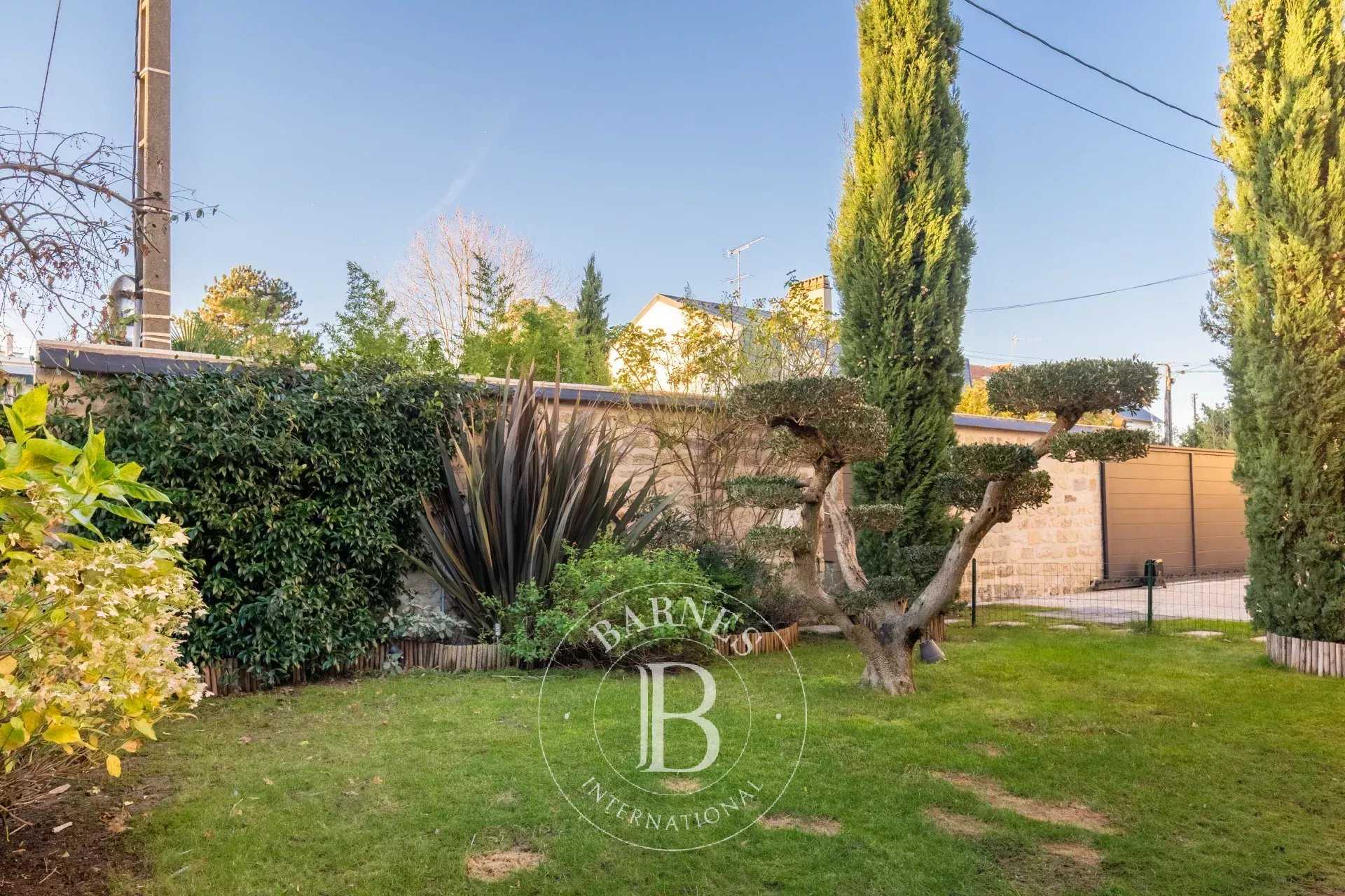 Chatou  - Villa 11 Pièces 7 Chambres