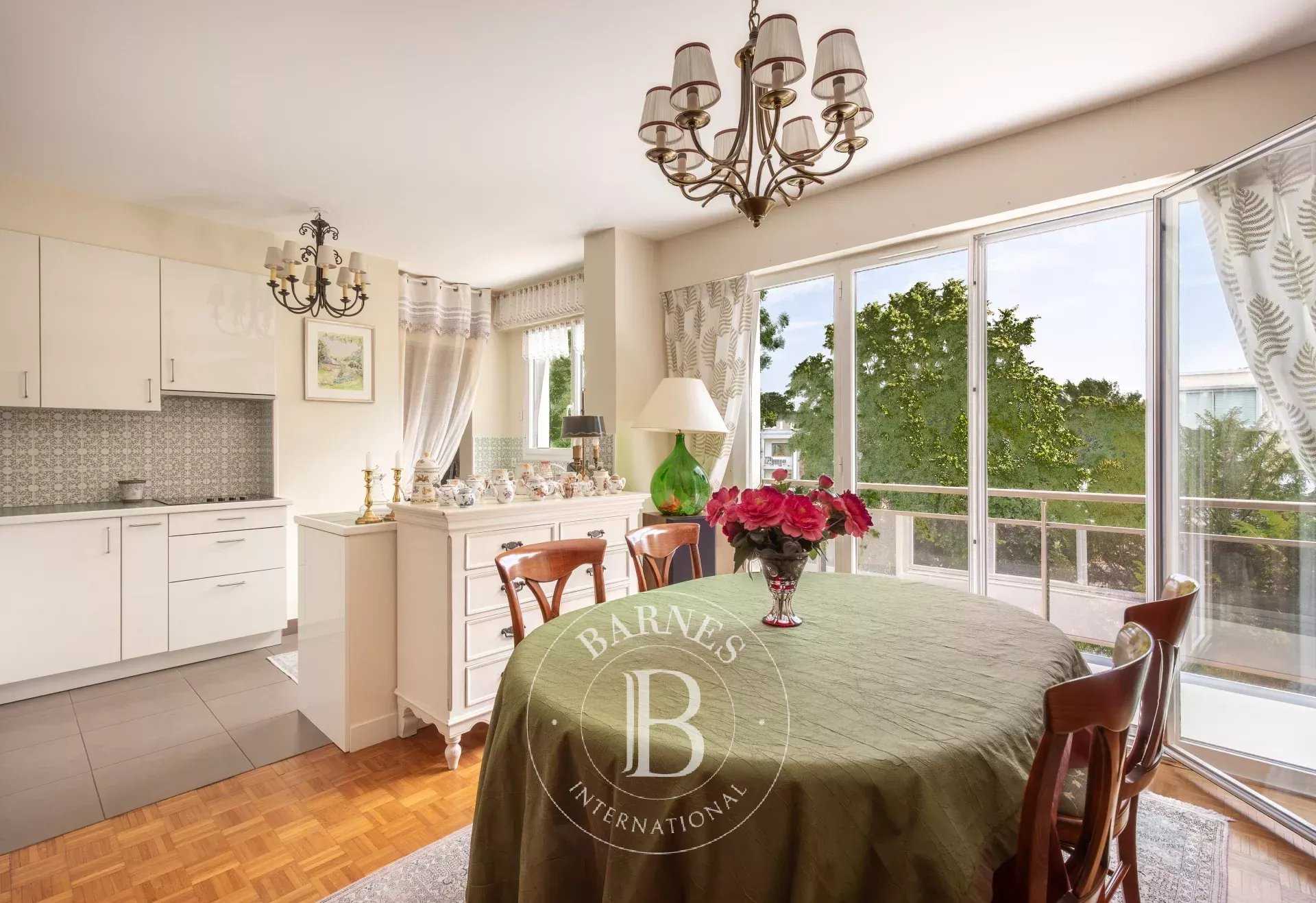 Saint-Germain-en-Laye  - Appartement 5 Pi&egrave;ces 2 Chambres