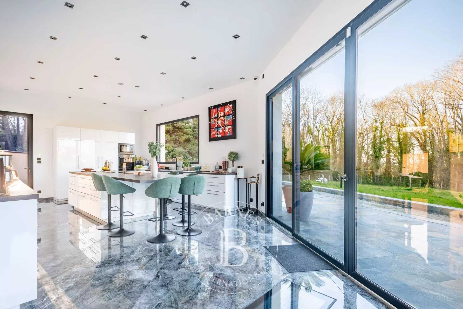 Orgeval  - House 5 Bedrooms