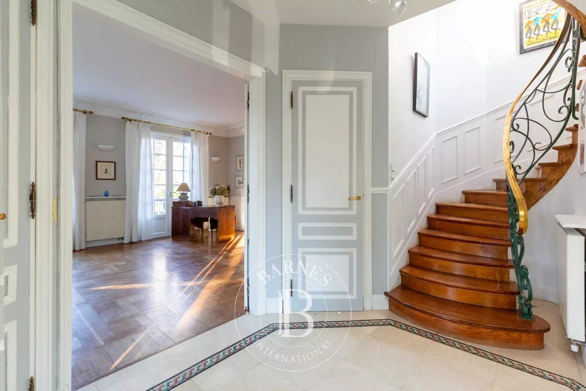 Le Vésinet  - Maison 10 Pièces 4 Chambres