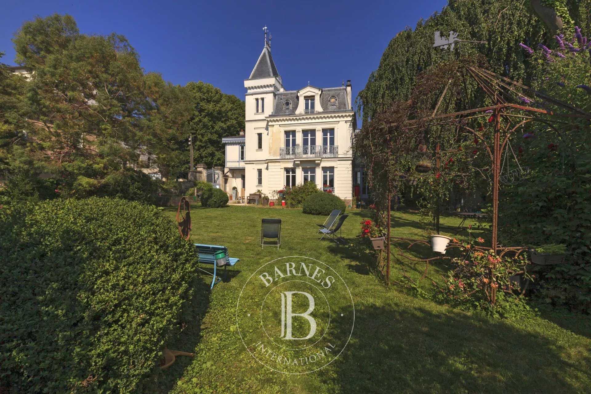 Fourqueux  - Maison 9 Pièces 5 Chambres