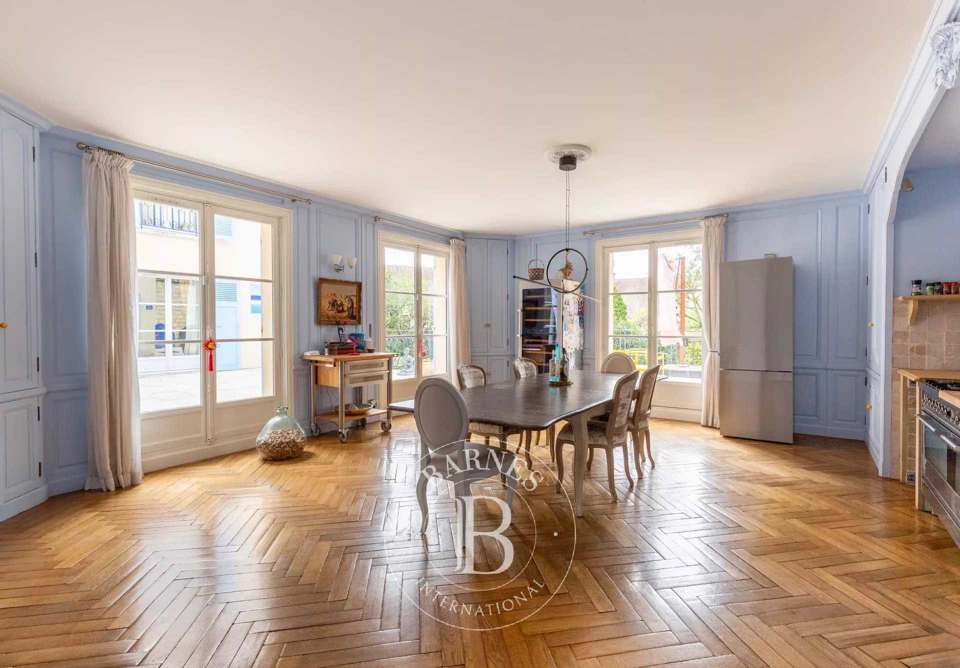 Saint-Germain-en-Laye  - House 8 Bedrooms
