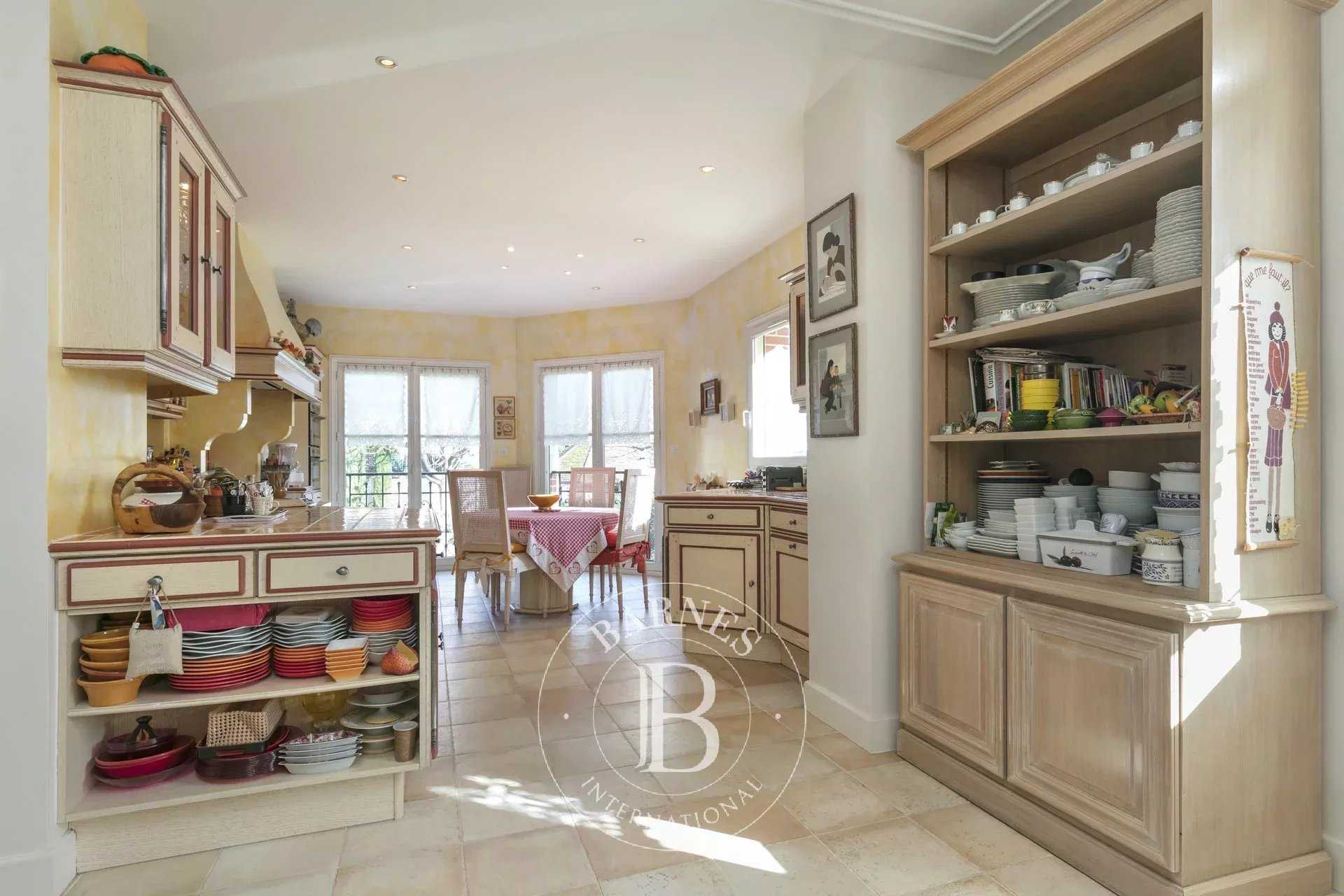Le Vésinet  - House 6 Bedrooms