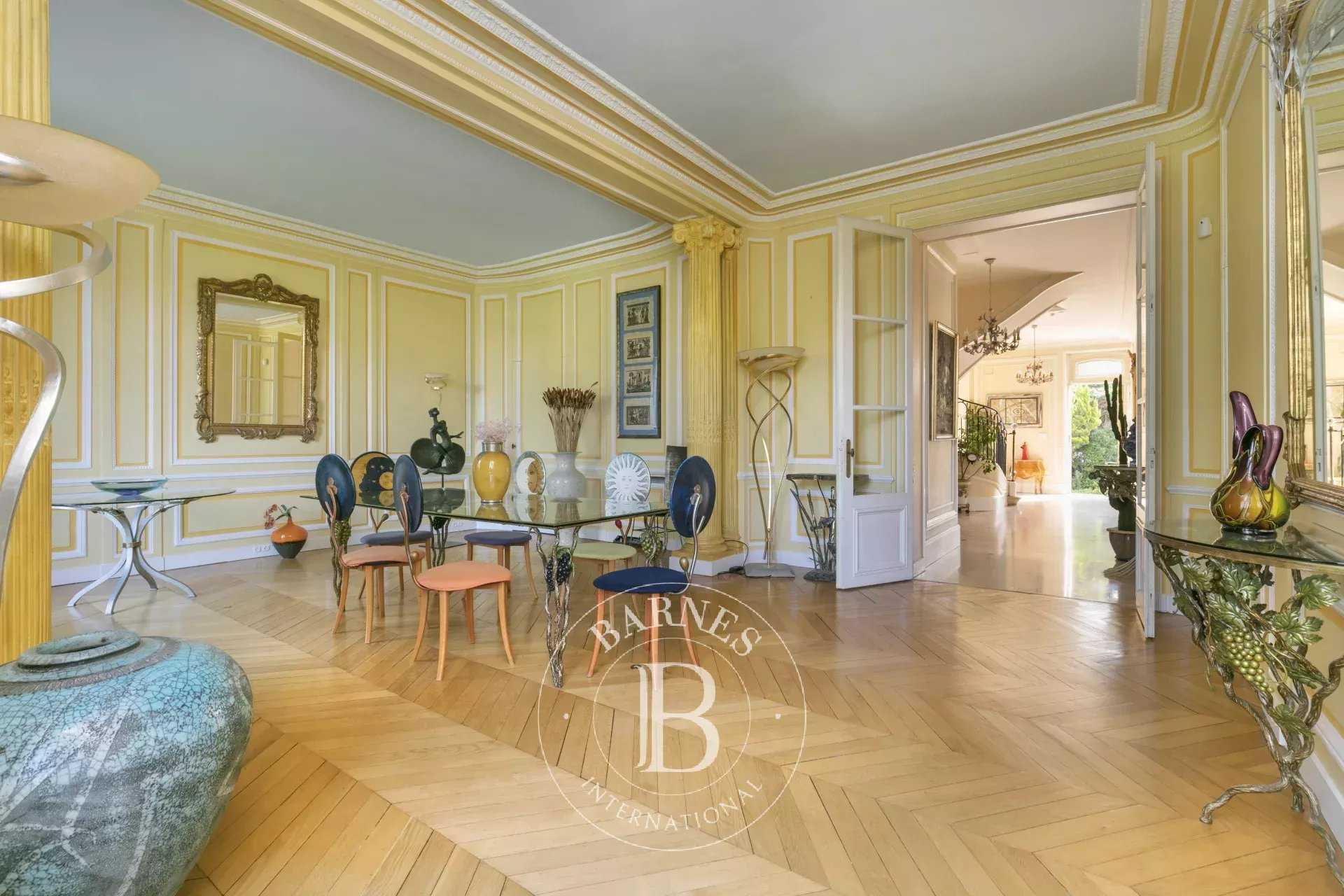 Le Vésinet  - Maison 12 Pièces 8 Chambres