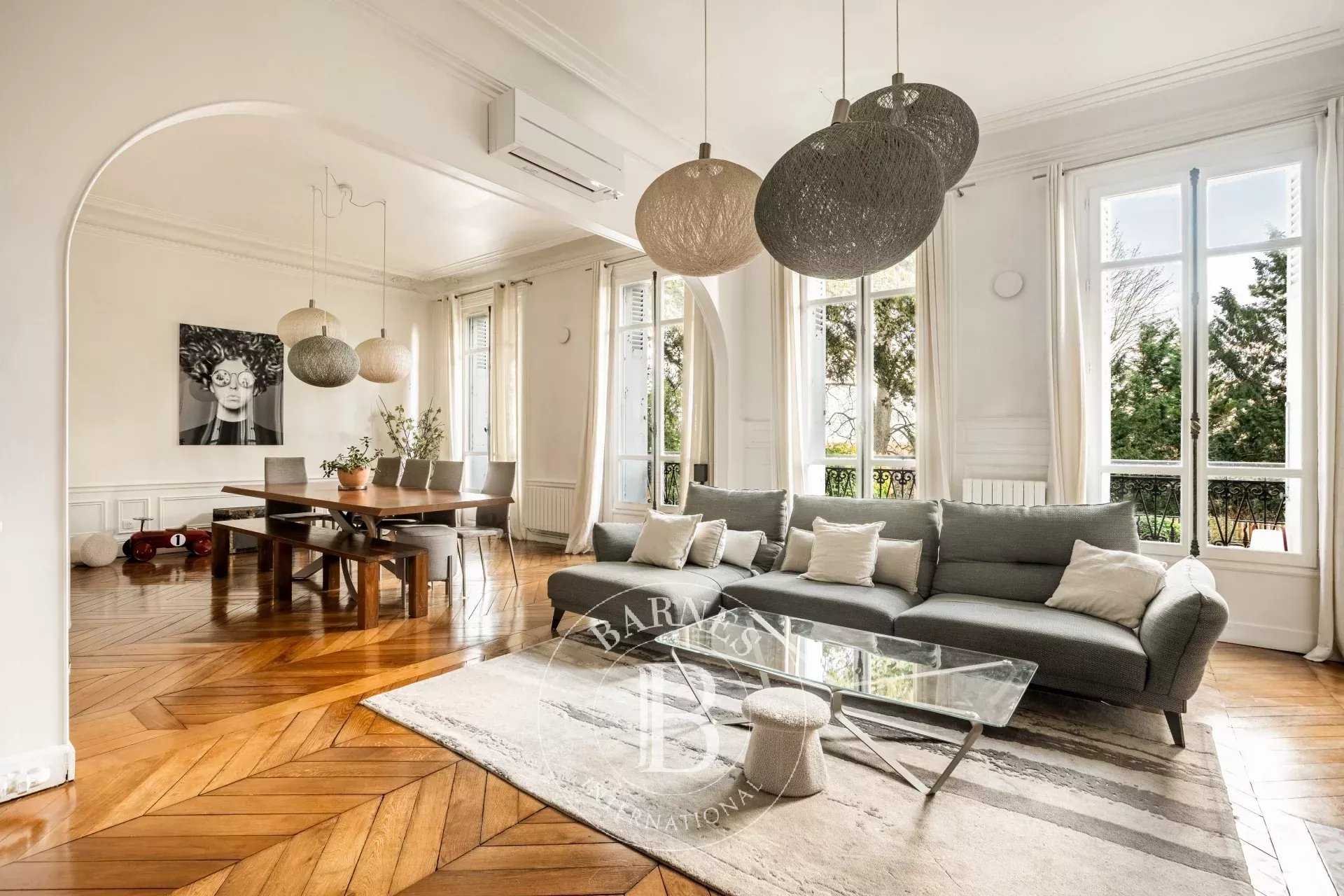 Saint-Germain-en-Laye  - Maison 11 Pi&egrave;ces 5 Chambres