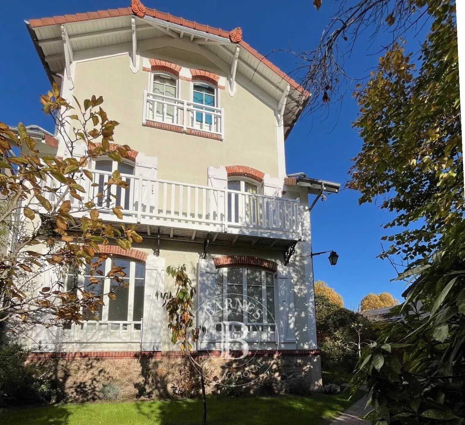 Maisons-Laffitte  - Maison 8 Pièces 6 Chambres