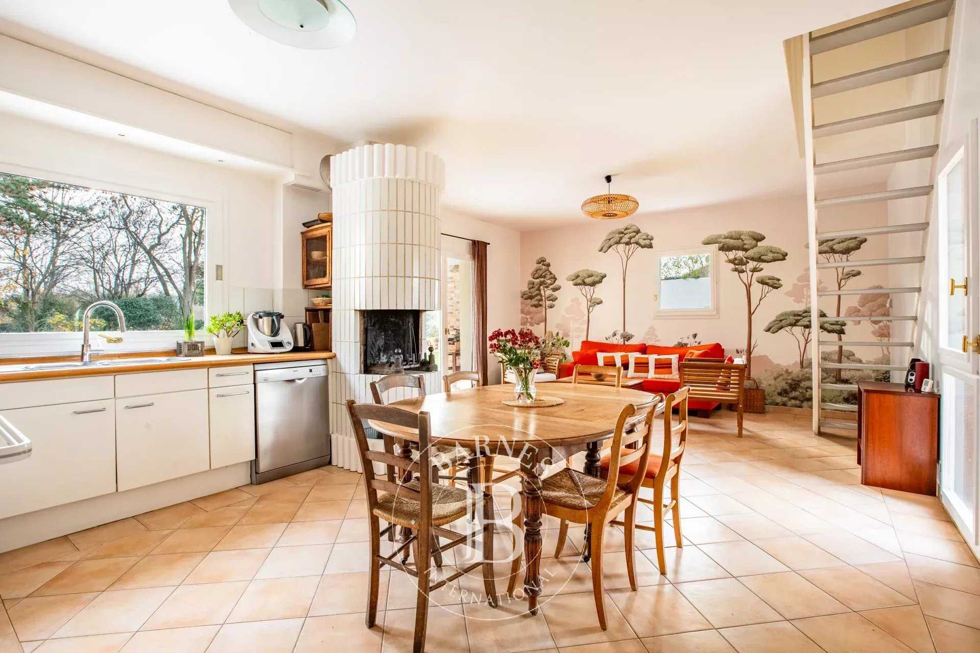 Le Vésinet  - Maison 9 Pi&egrave;ces 5 Chambres