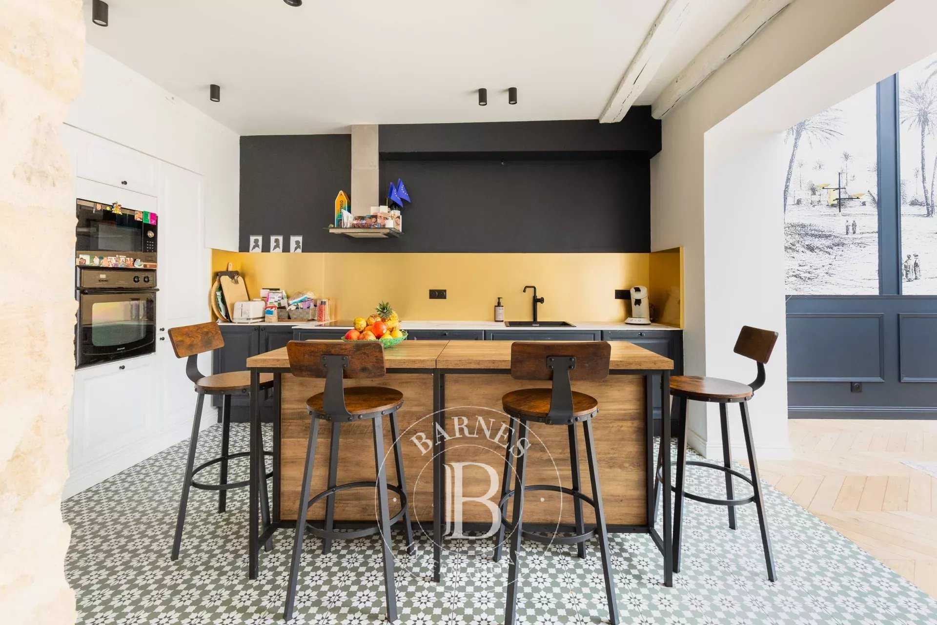 Saint-Germain-en-Laye  - House 6 Bedrooms