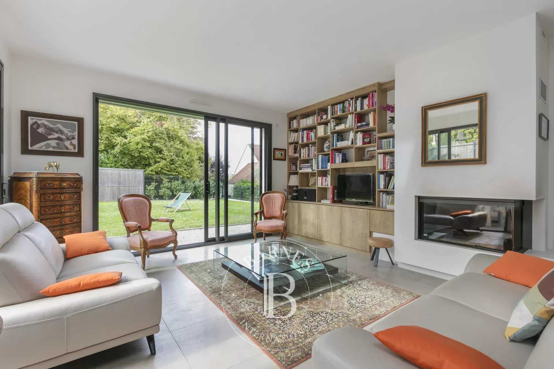 Saint-Germain-en-Laye  - House 5 Bedrooms