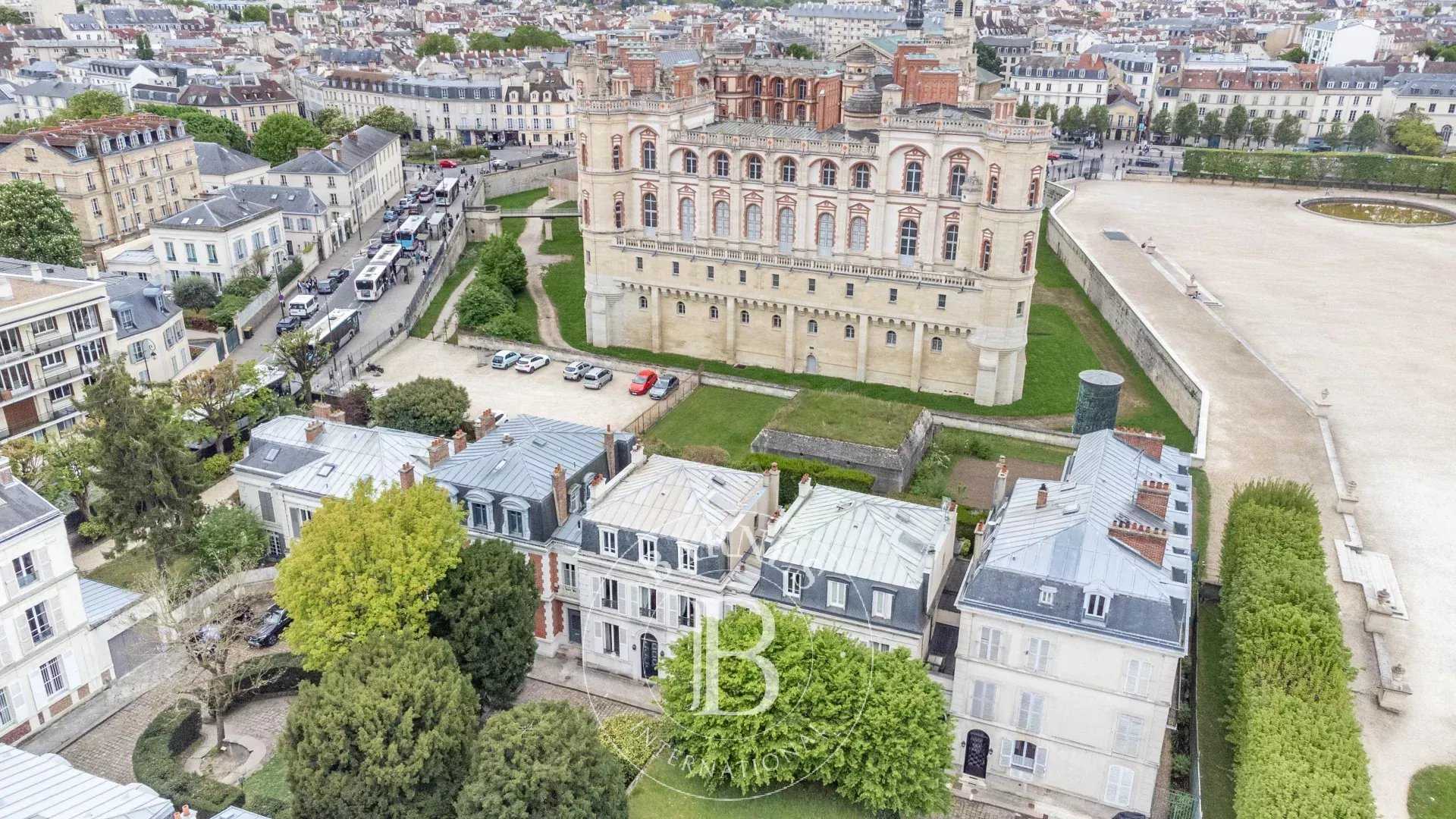 Saint-Germain-en-Laye  - Maison 10 Pi&egrave;ces 7 Chambres