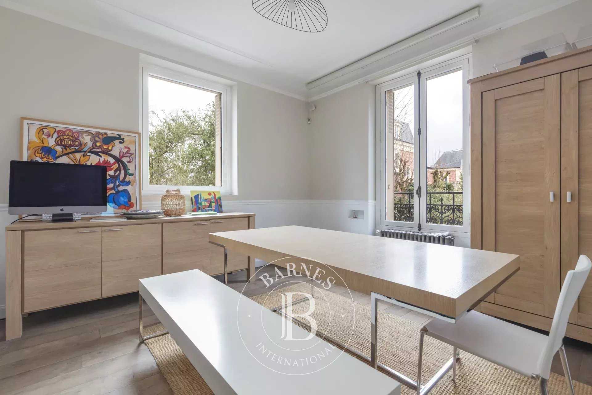 Croissy-sur-Seine  - Maison 8 Pi&egrave;ces 5 Chambres