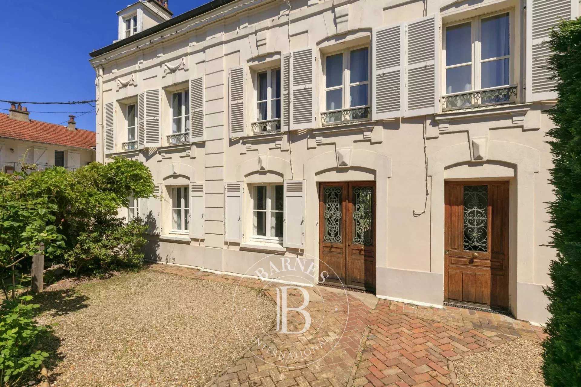 Croissy-sur-Seine  - Maison de ville 7 Pièces 5 Chambres