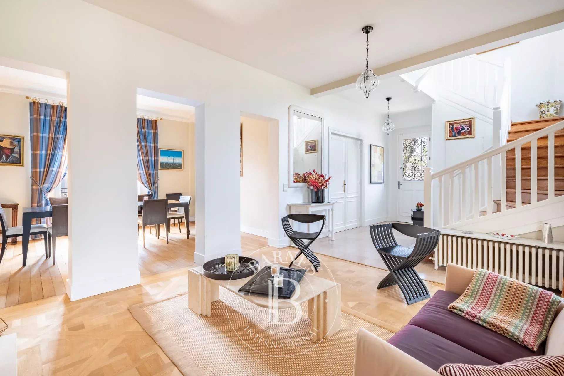 Saint-Germain-en-Laye  - Maison 9 Pi&egrave;ces