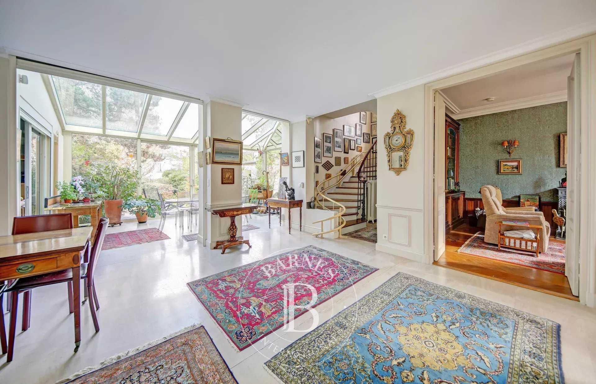 Saint-Germain-en-Laye  - House 6 Bedrooms