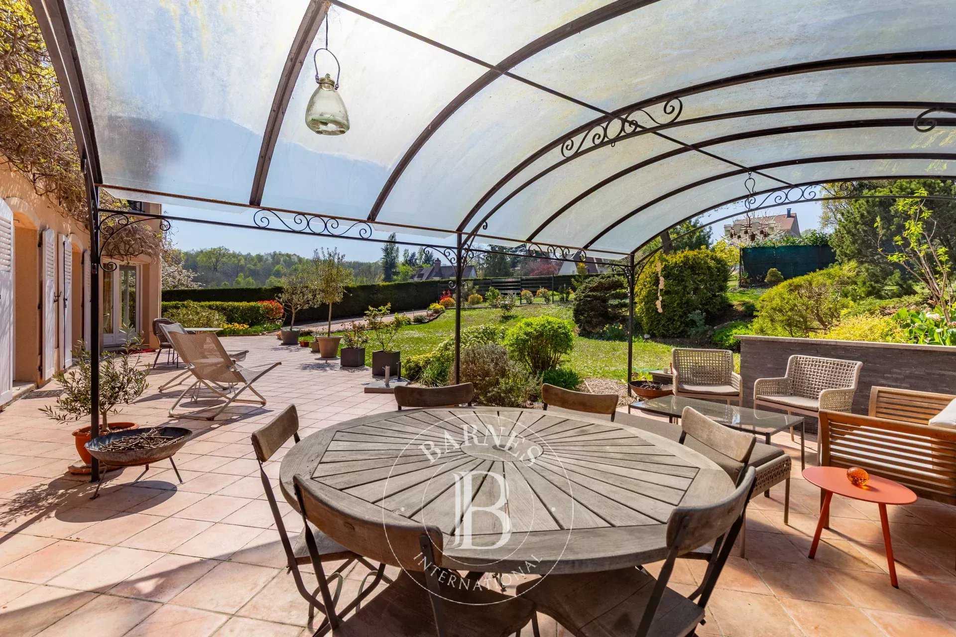 Fourqueux  - Maison 10 Pièces 5 Chambres