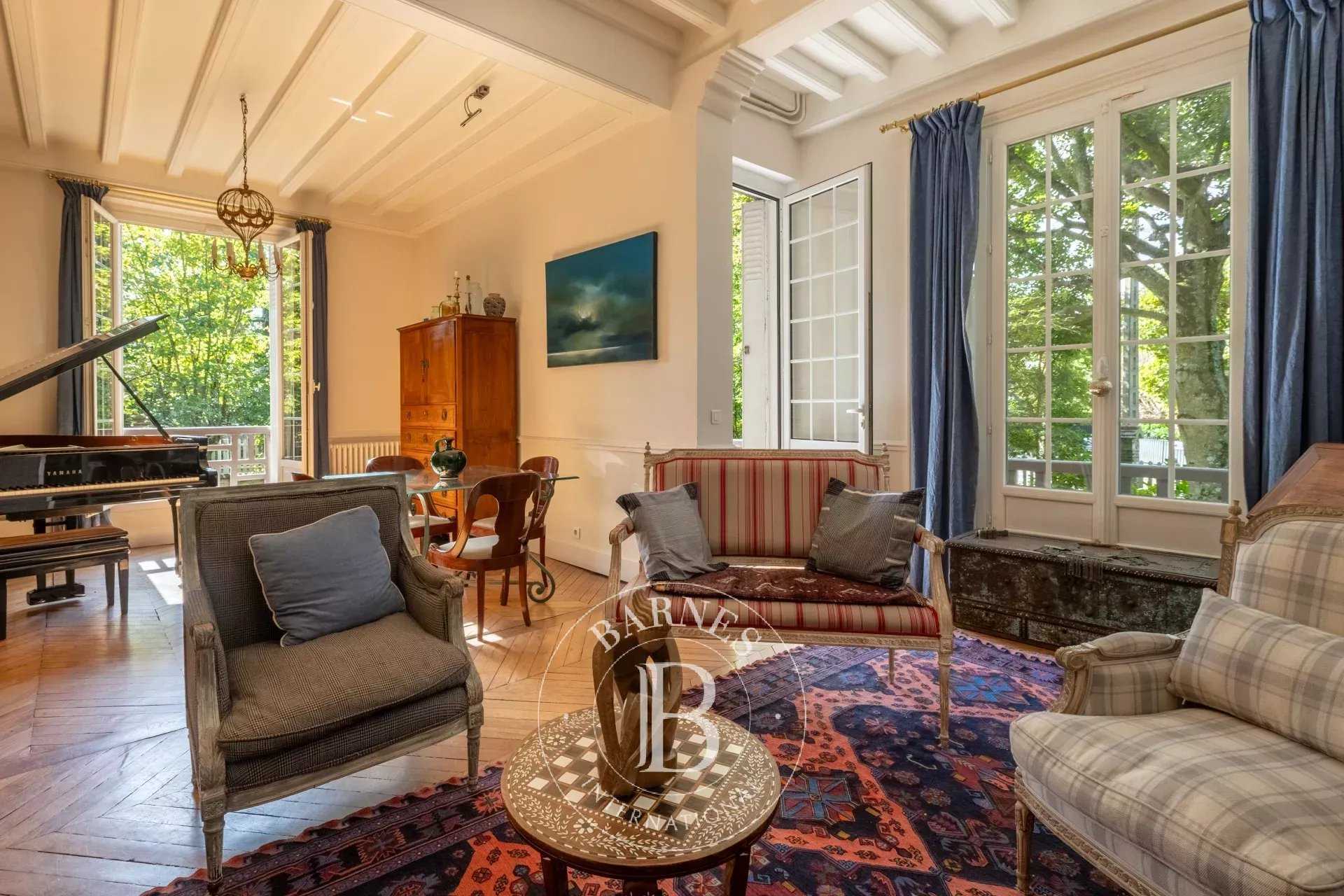 Le Vésinet  - Maison 11 Pi&egrave;ces 7 Chambres