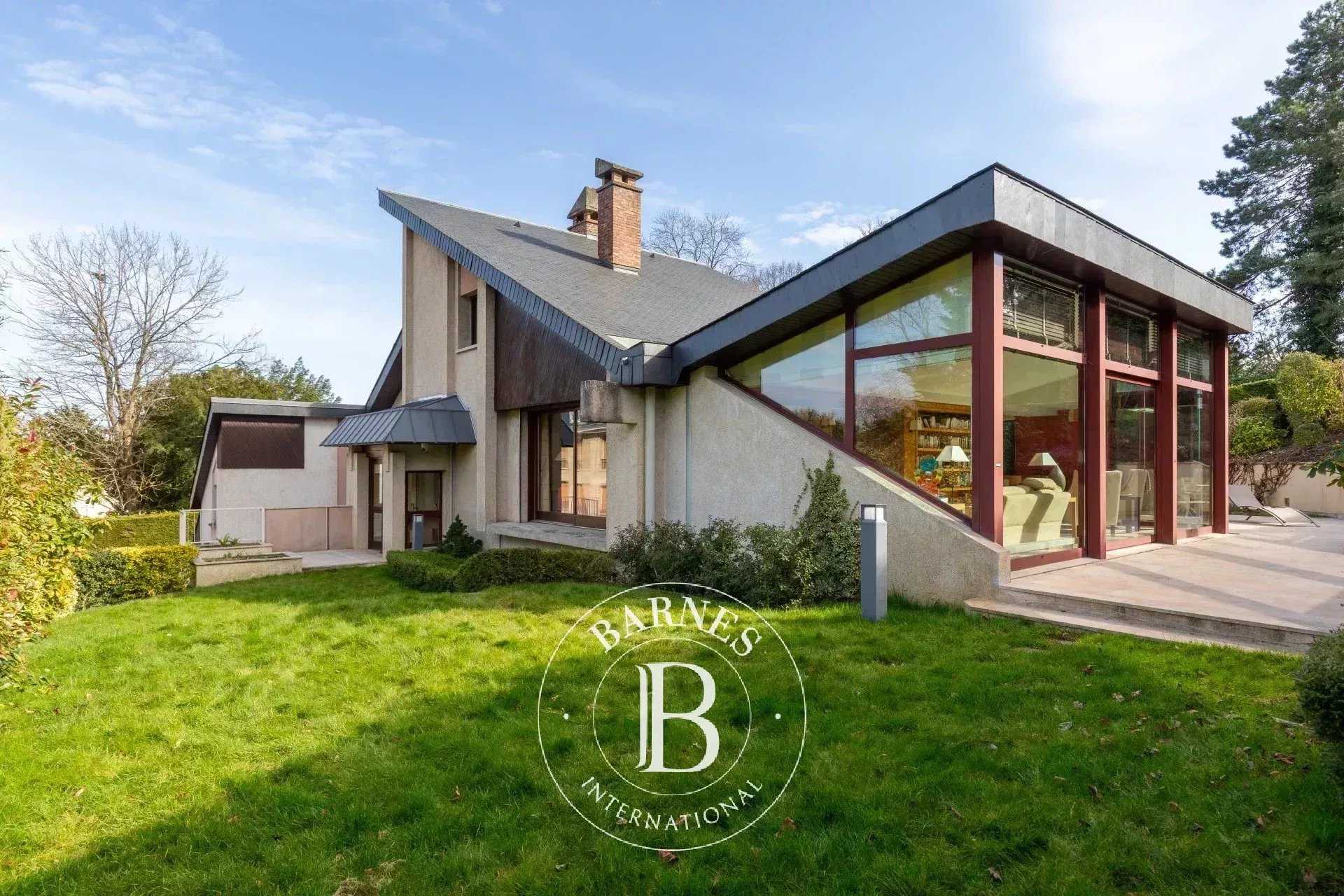 Saint-Germain-en-Laye  - House 6 Bedrooms