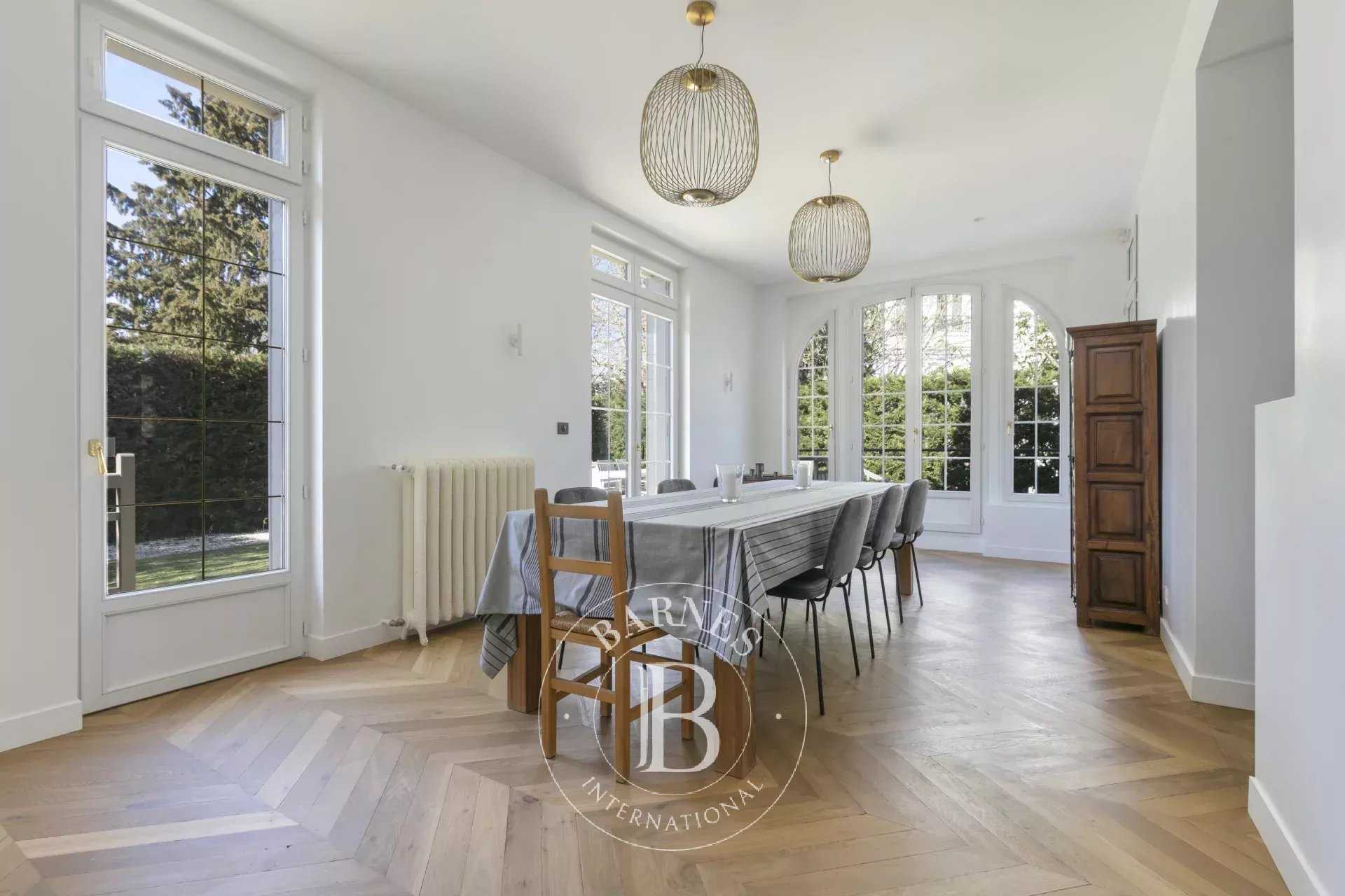 Le Vésinet  - Maison 8 Pi&egrave;ces 3 Chambres