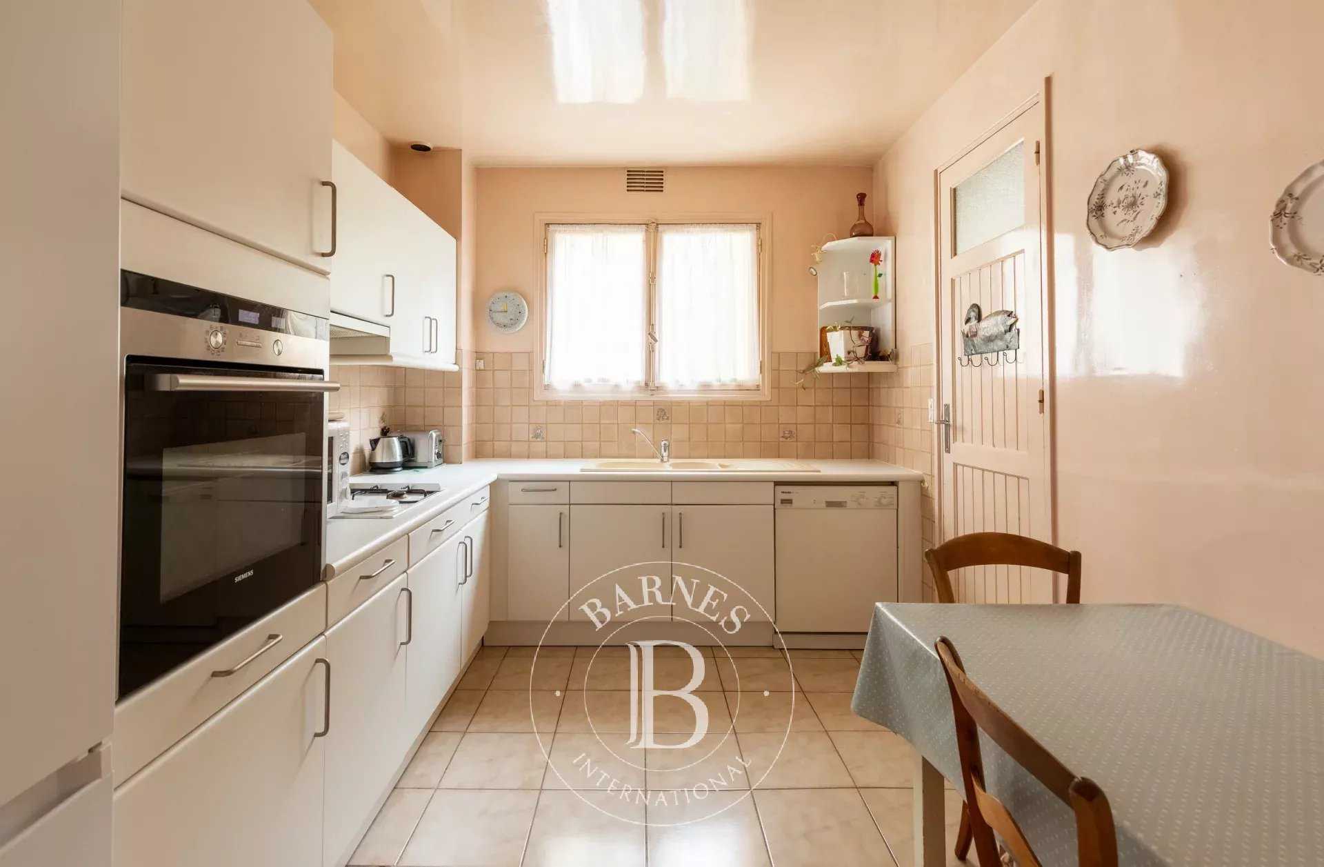 Saint-Germain-en-Laye  - Piso 5 Cuartos 3 Habitaciones