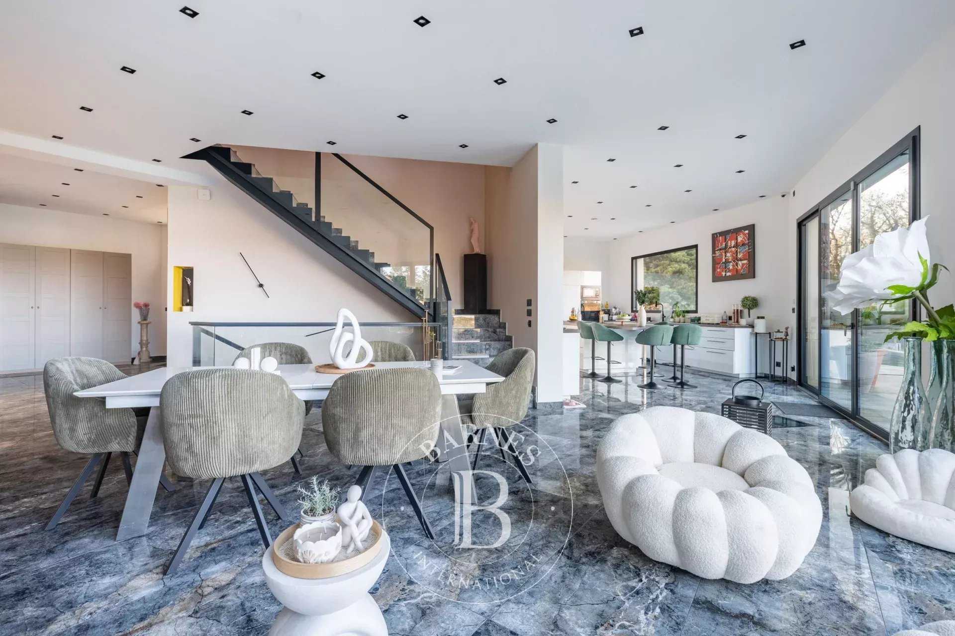 Orgeval  - House 5 Bedrooms