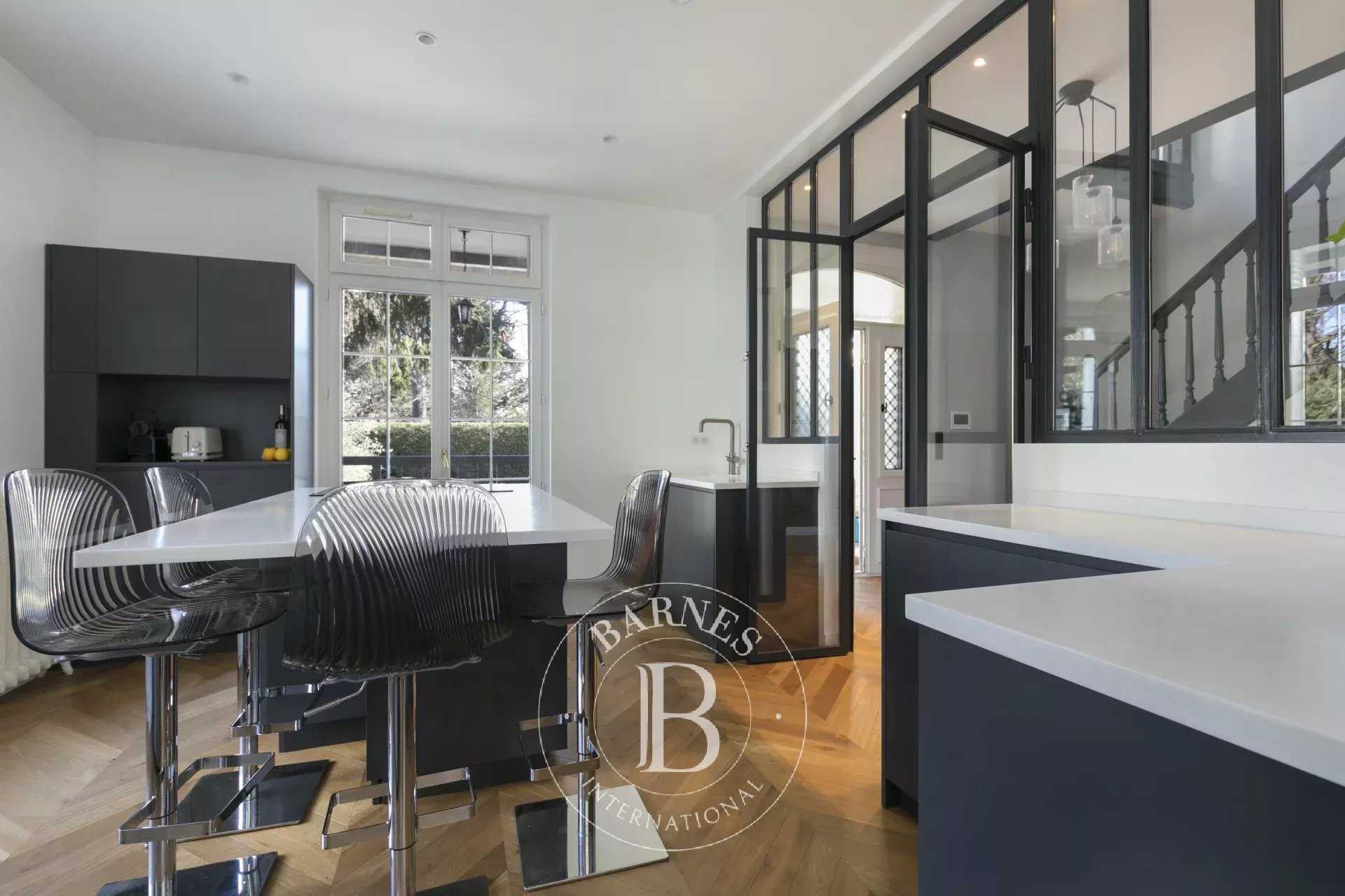 Le Vésinet  - Maison 8 Pi&egrave;ces 3 Chambres