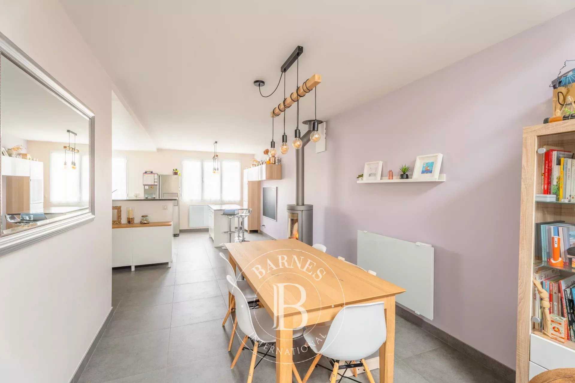Chatou  - Maison 8 Pièces 5 Chambres