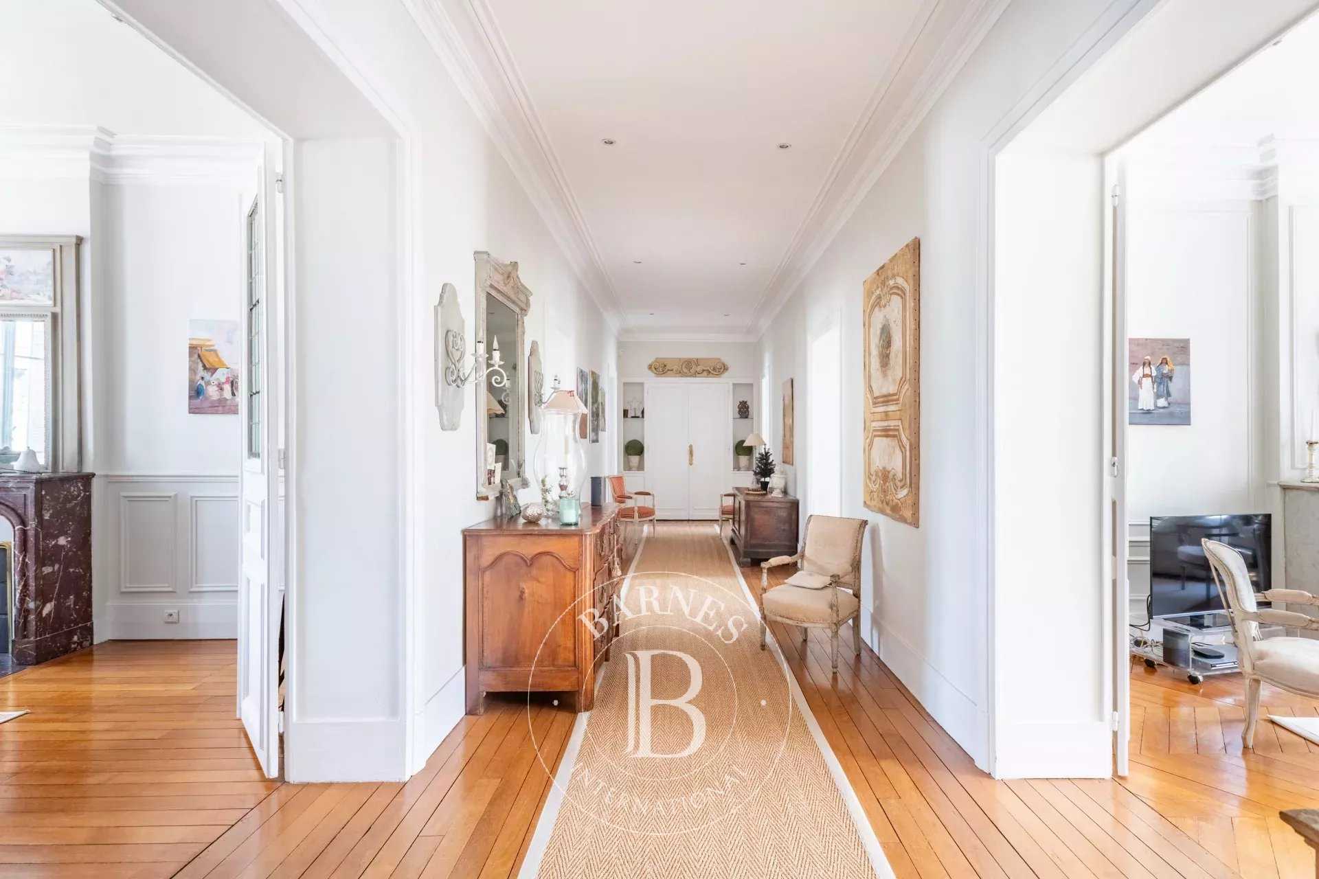 Saint-Germain-en-Laye  - Appartement 8 Pi&egrave;ces 3 Chambres