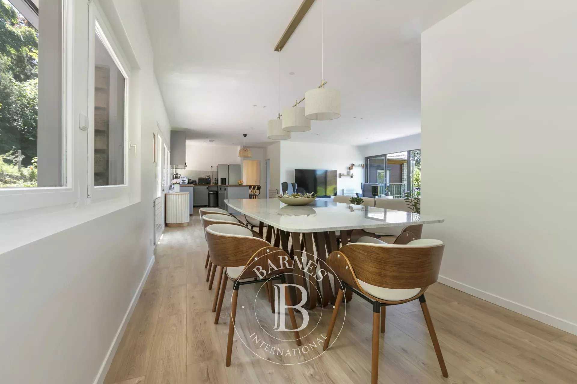 Le Pecq  - Maison 8 Pi&egrave;ces 5 Chambres