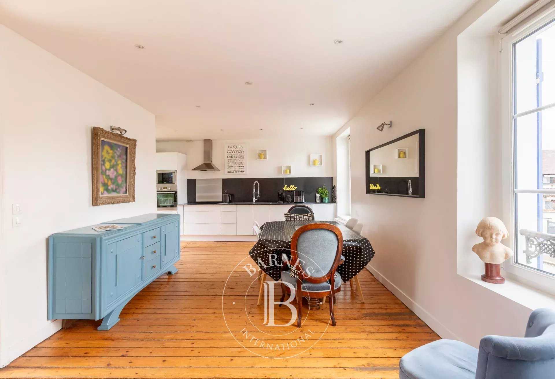 Le Mesnil-le-Roi  - House 5 Bedrooms