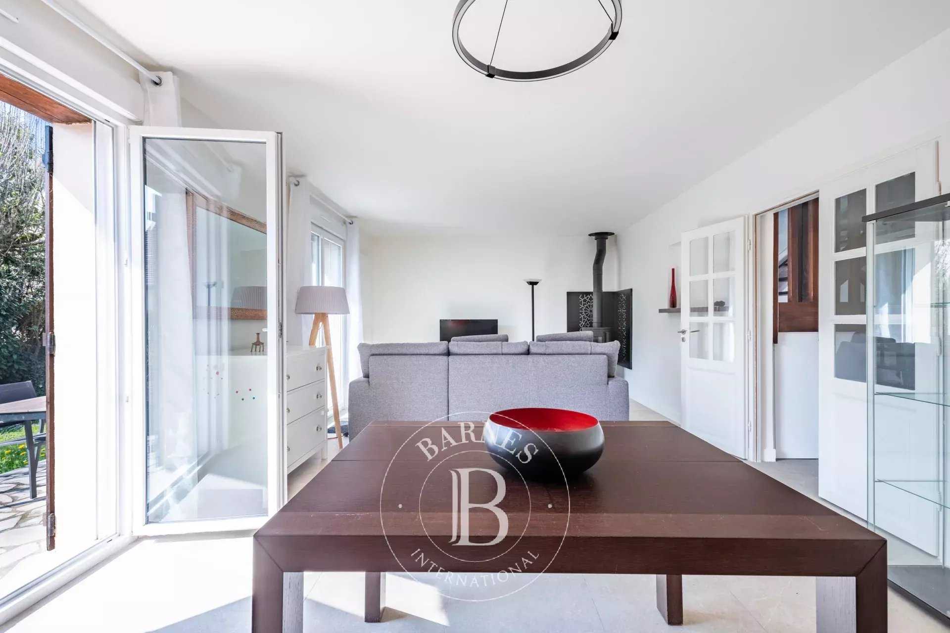 Saint-Germain-en-Laye  - Maison 6 Pi&egrave;ces 4 Chambres