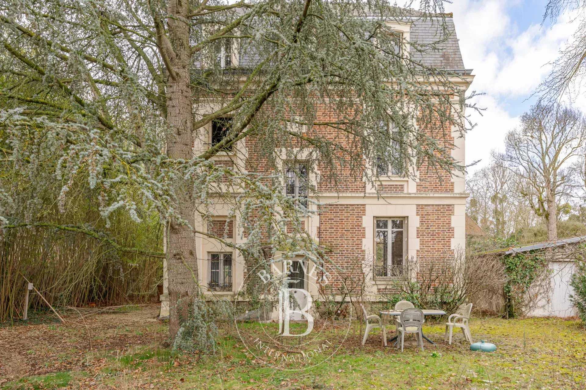 Chatou  - Maison 8 Pi&egrave;ces 5 Chambres