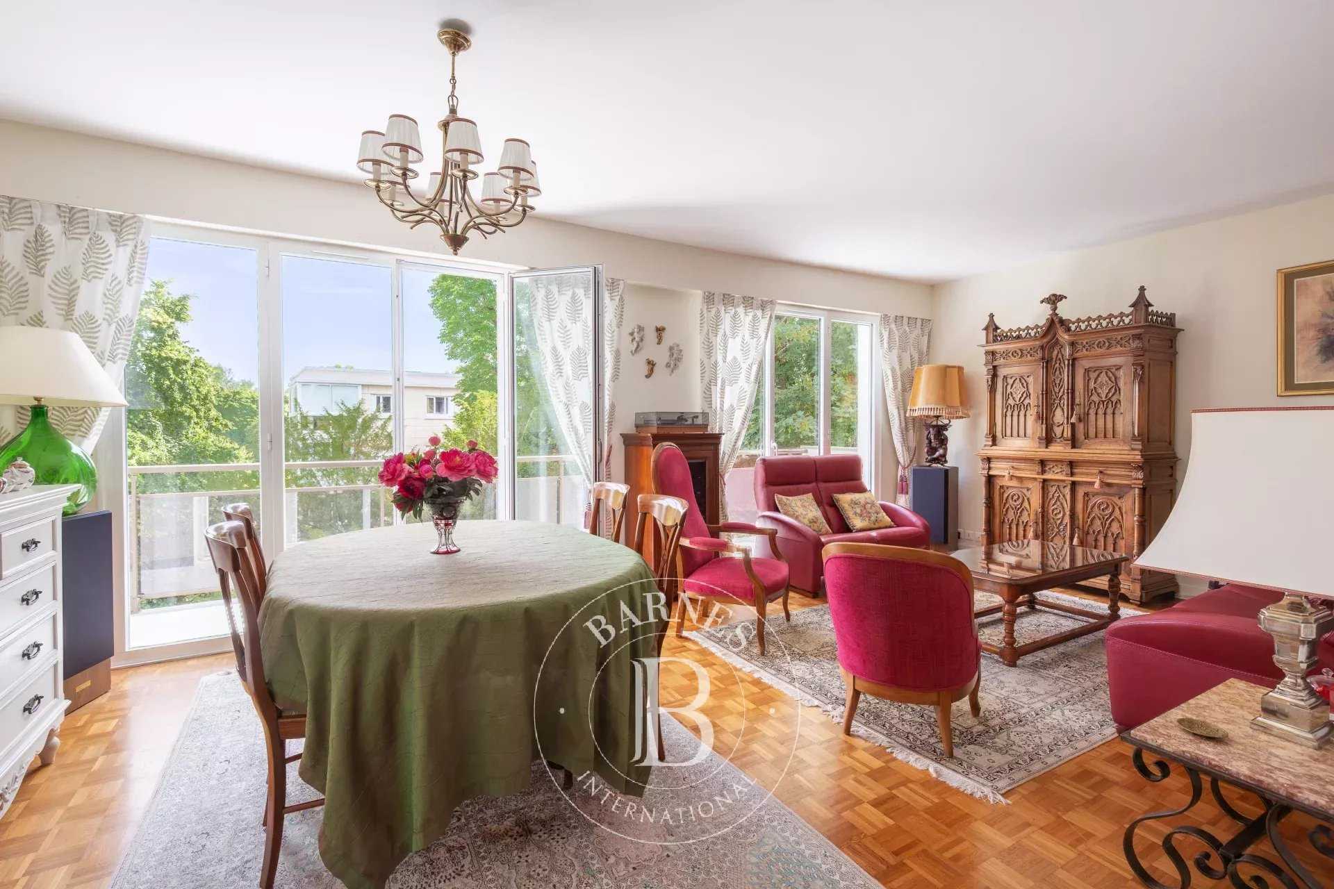 Saint-Germain-en-Laye  - Appartement 5 Pi&egrave;ces 2 Chambres