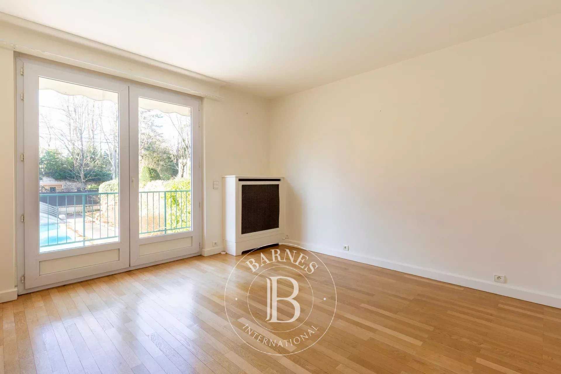 Chatou  - Maison 9 Pièces 5 Chambres