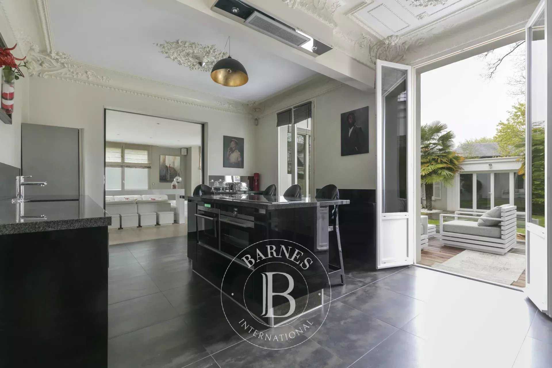 Le Vésinet  - Propriété 8 Pi&egrave;ces 5 Chambres