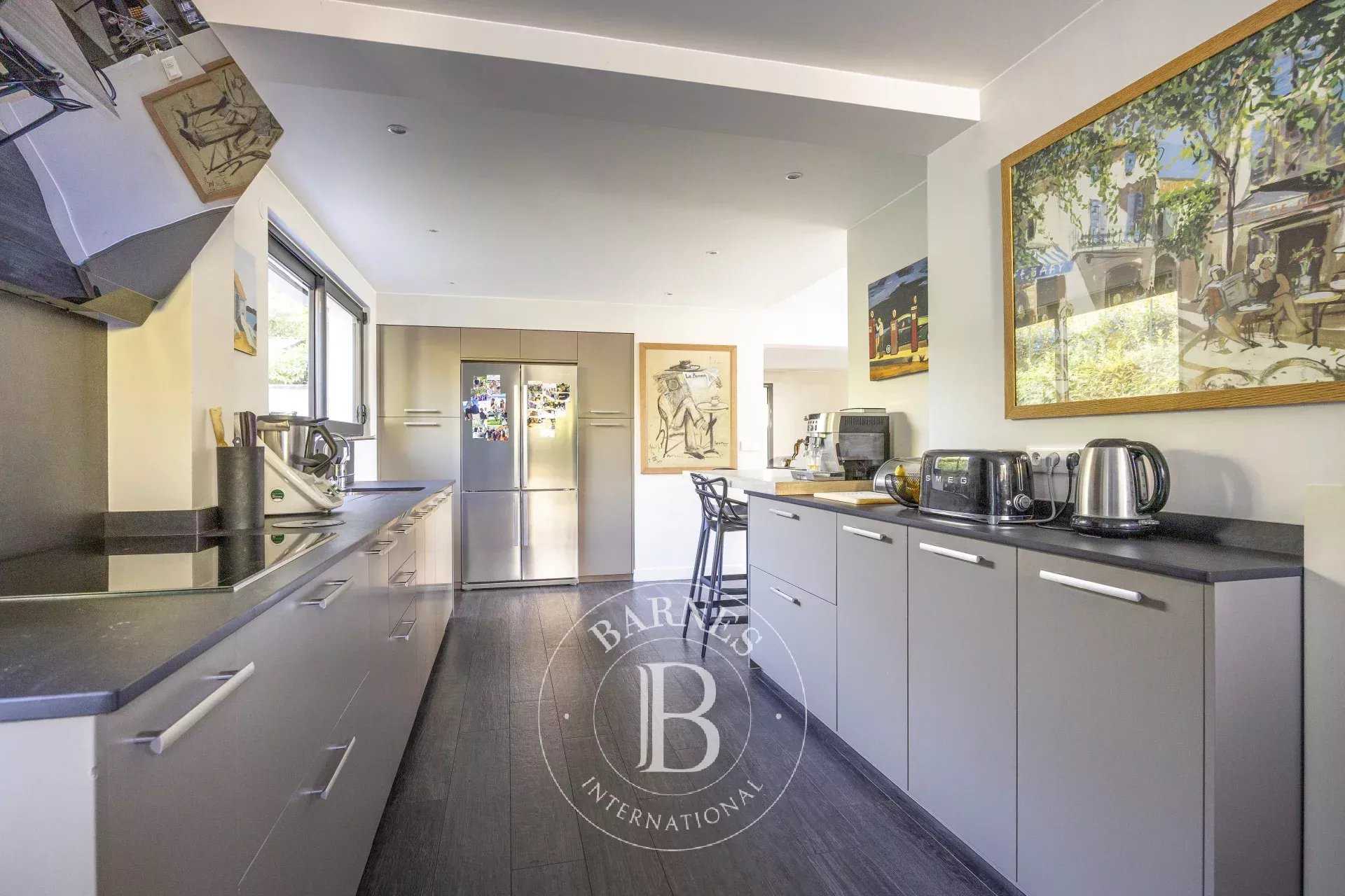 Saint-Germain-en-Laye  - House 5 Bedrooms