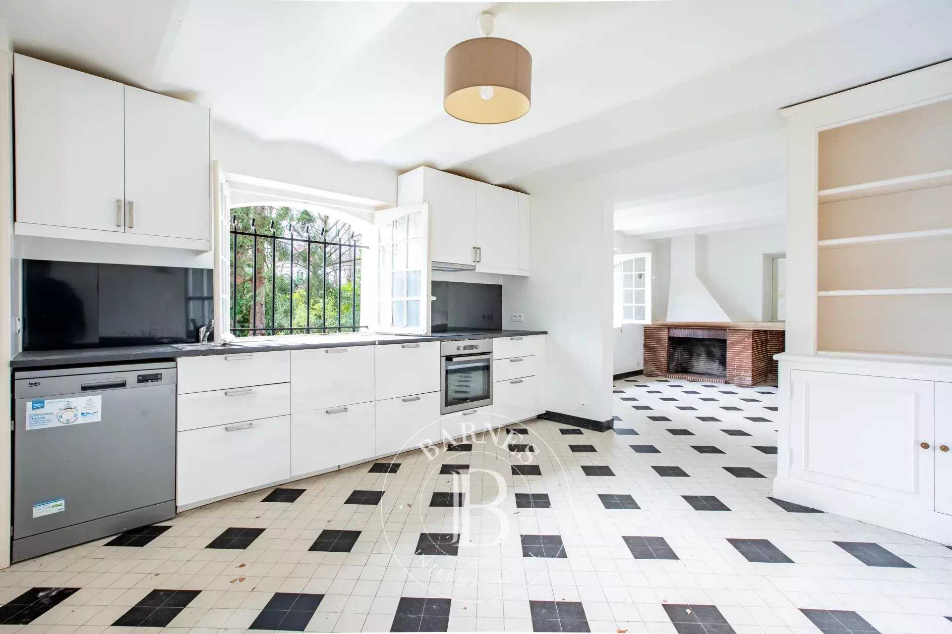 Le Vésinet  - Appartement 5 Pièces 2 Chambres