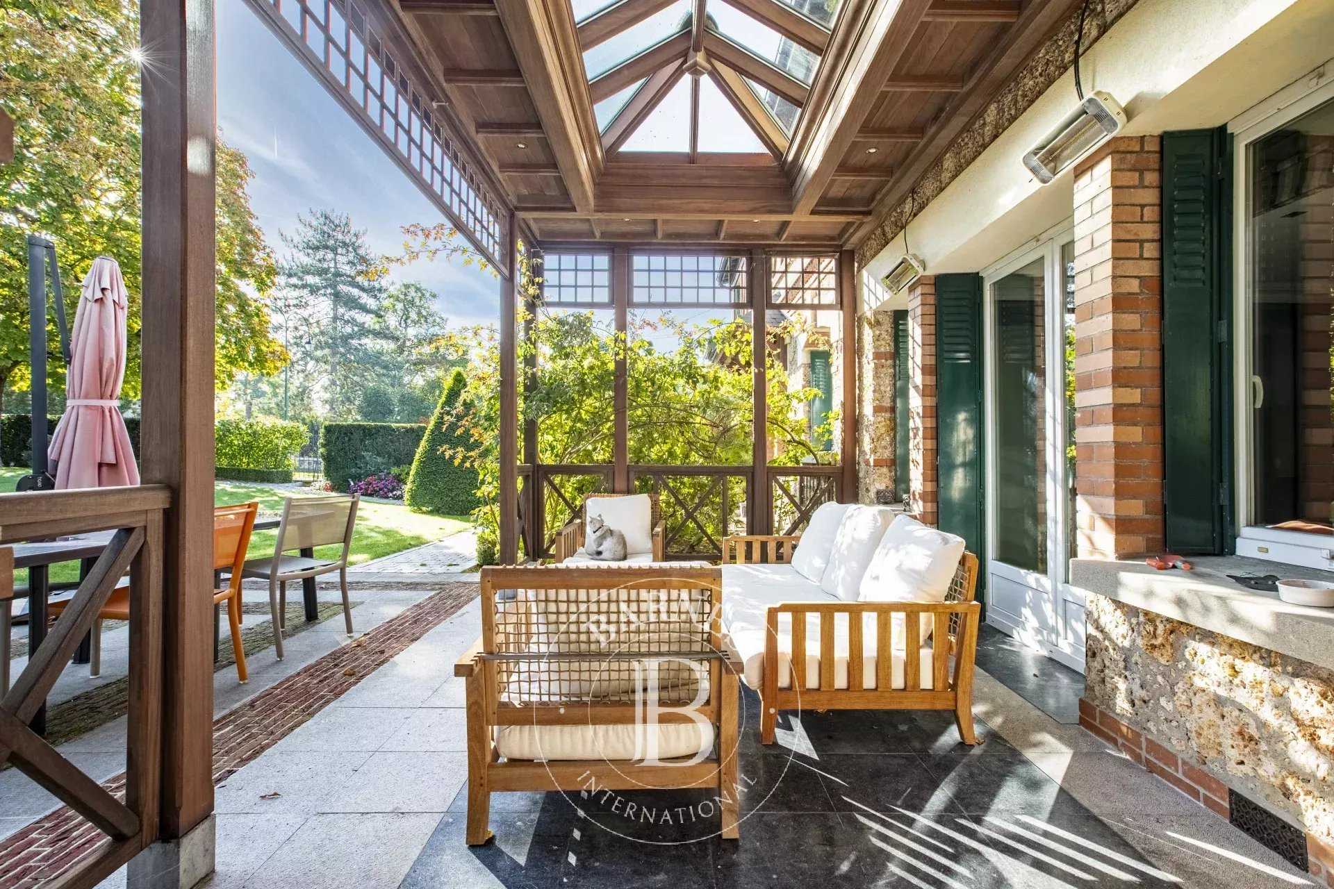 Le Vésinet  - Maison 8 Pi&egrave;ces 5 Chambres