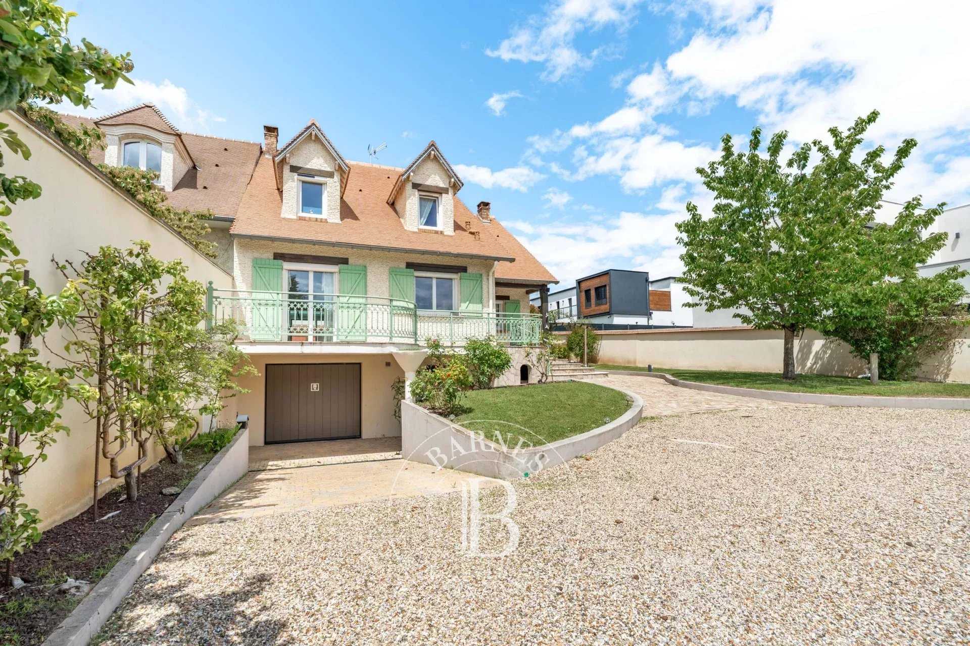 Montesson  - Maison 7 Pi&egrave;ces 4 Chambres