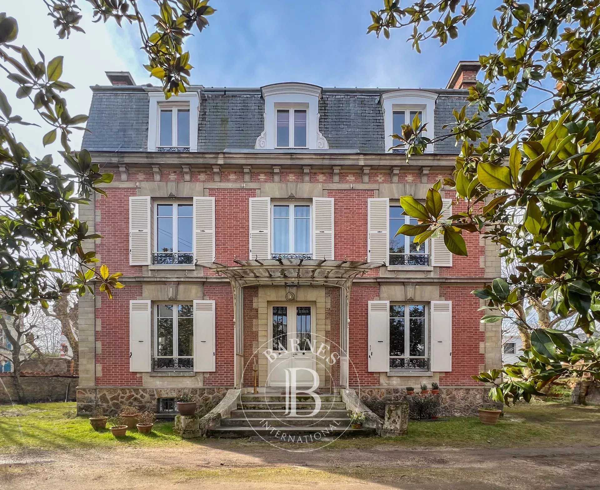 Le Vésinet  - Maison 10 Pièces 6 Chambres