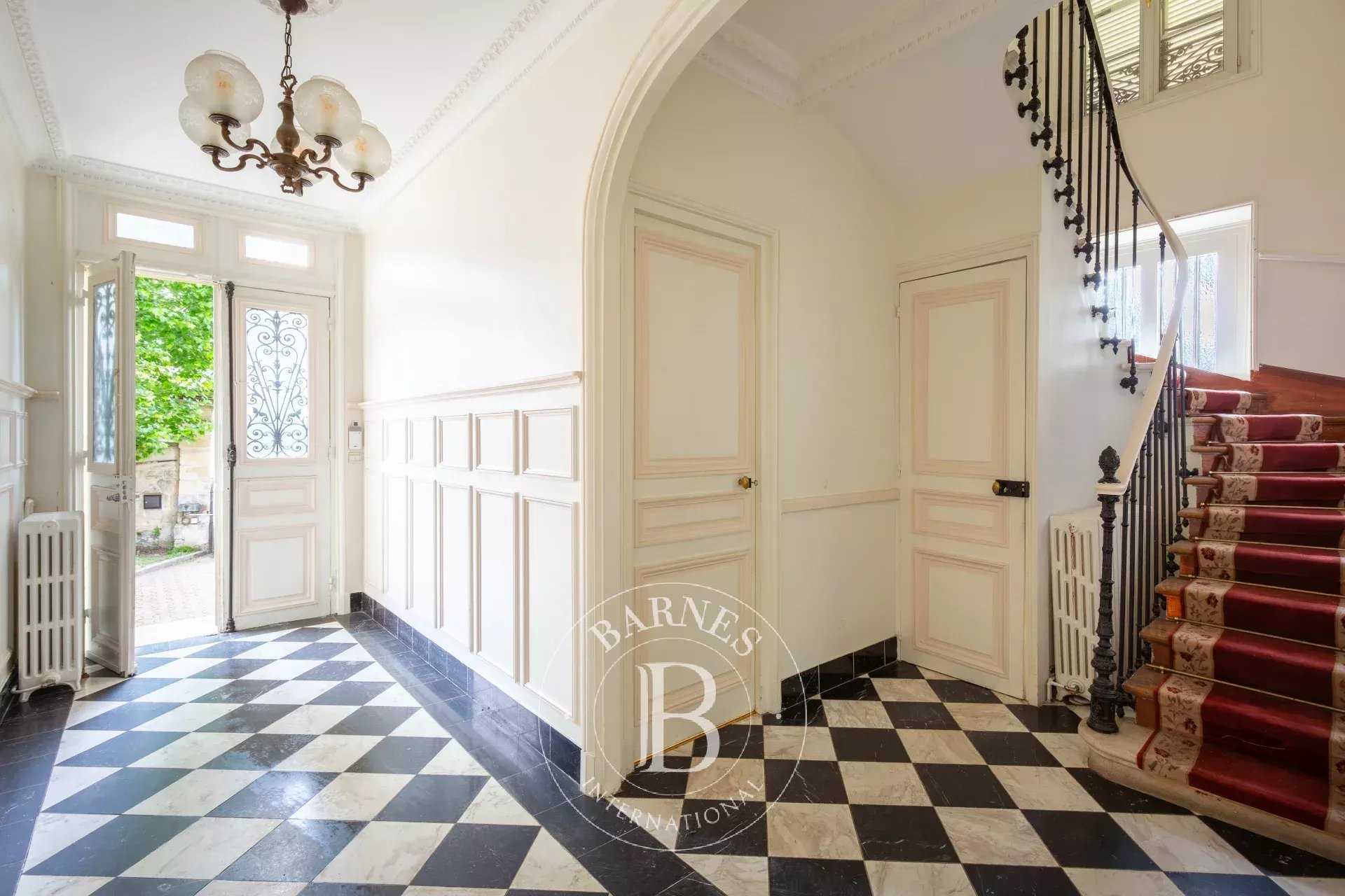 Chatou  - Maison 10 Pi&egrave;ces 5 Chambres