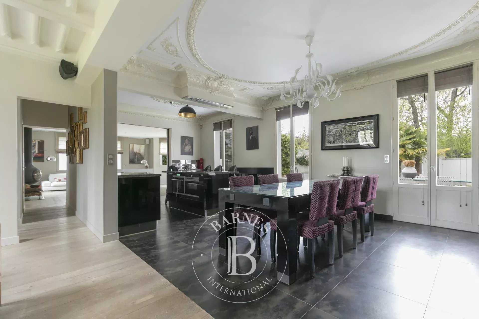 Le Vésinet  - Propriété 8 Pi&egrave;ces 5 Chambres