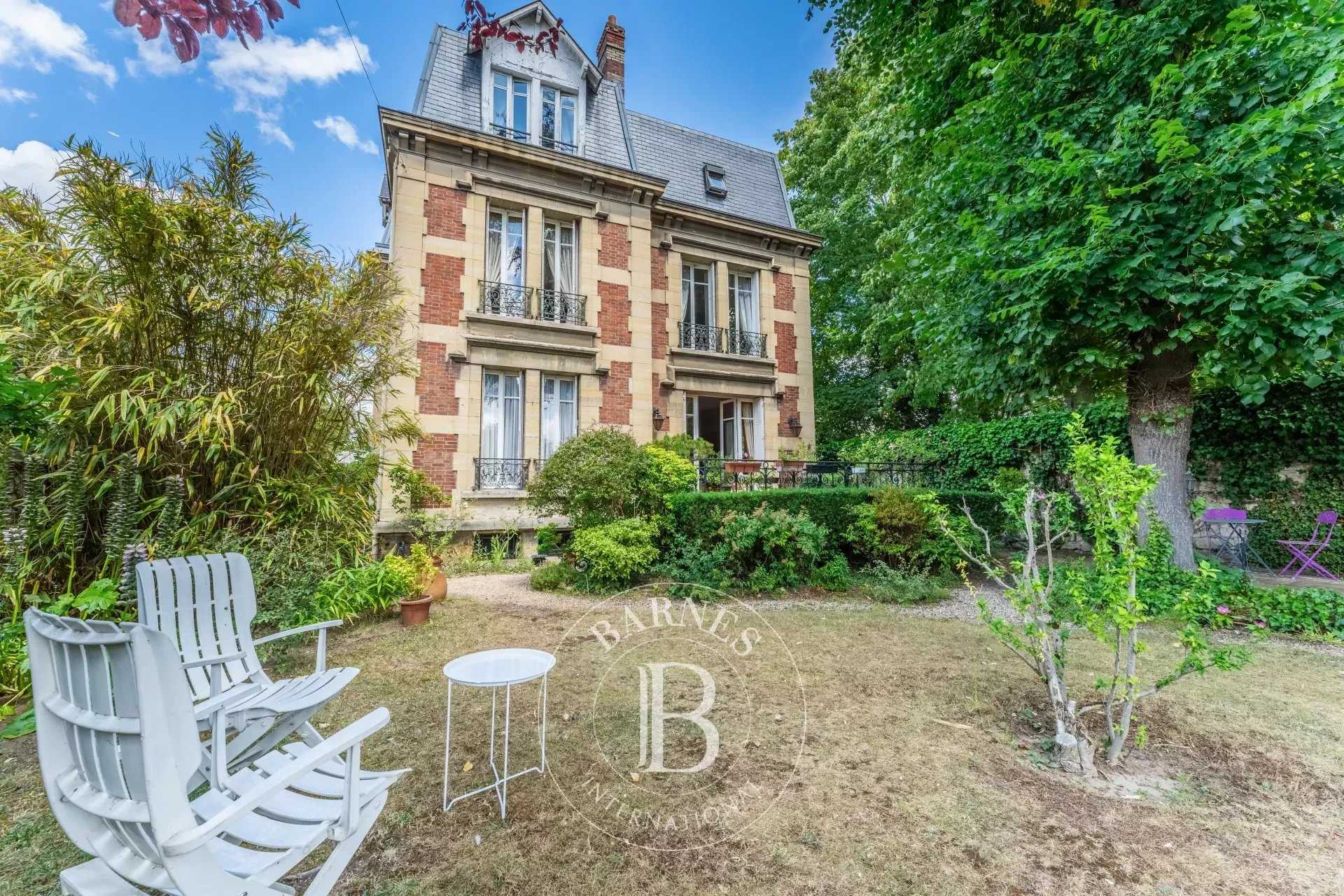 Poissy  - House 6 Bedrooms