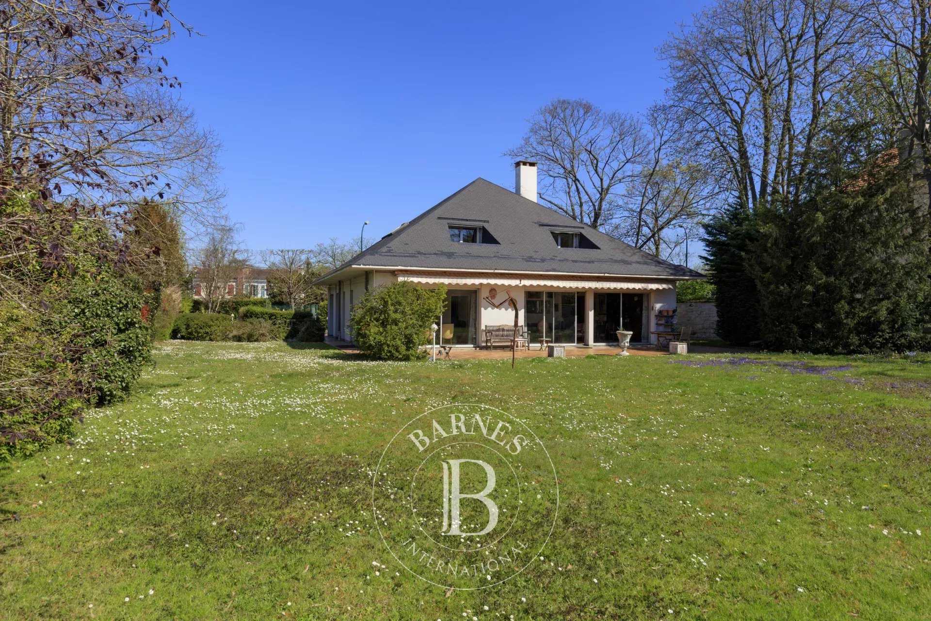 Maison Le Vésinet  -  ref 85021934 (picture 1)