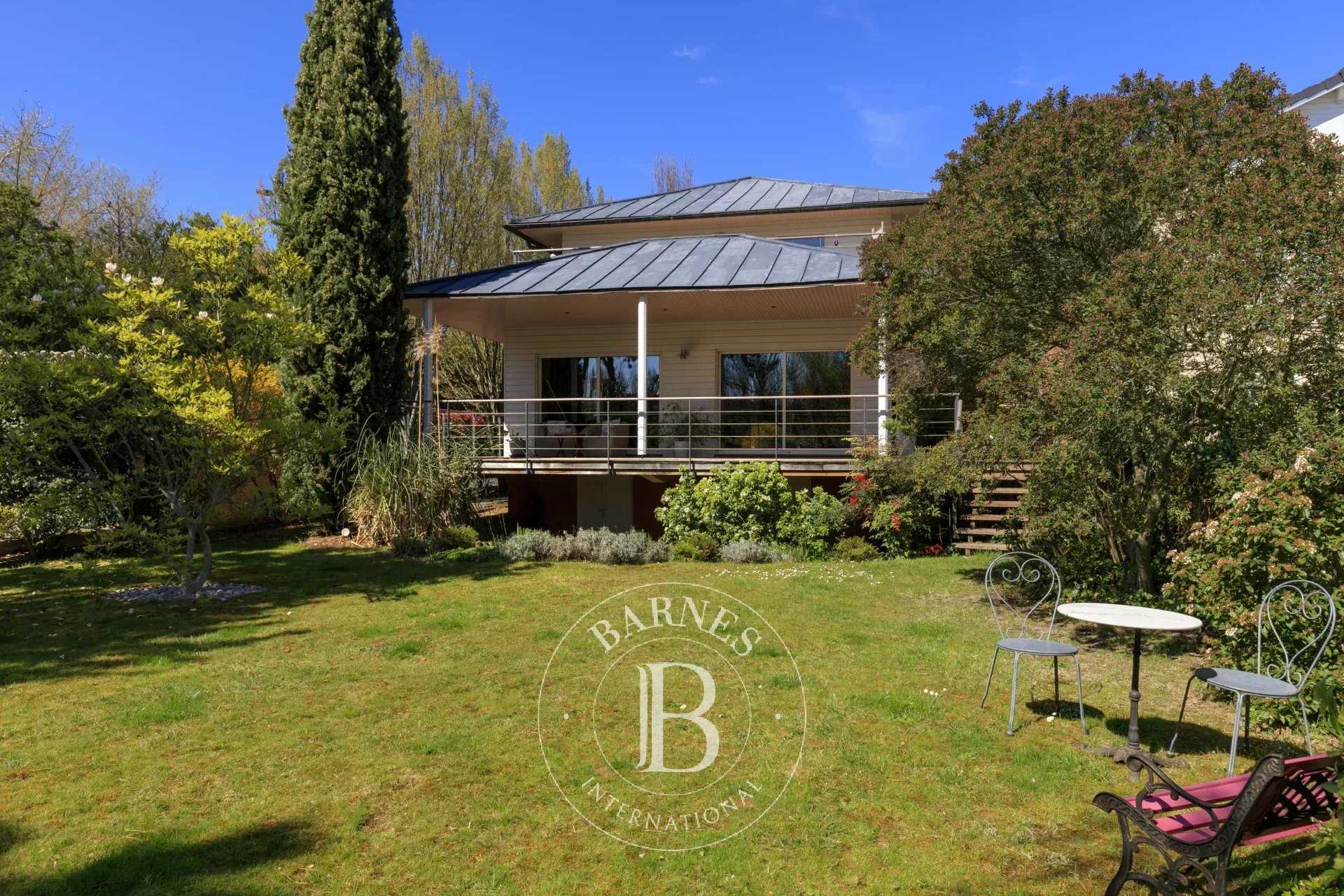 Villa Chatou  -  ref 82361080 (picture 1)