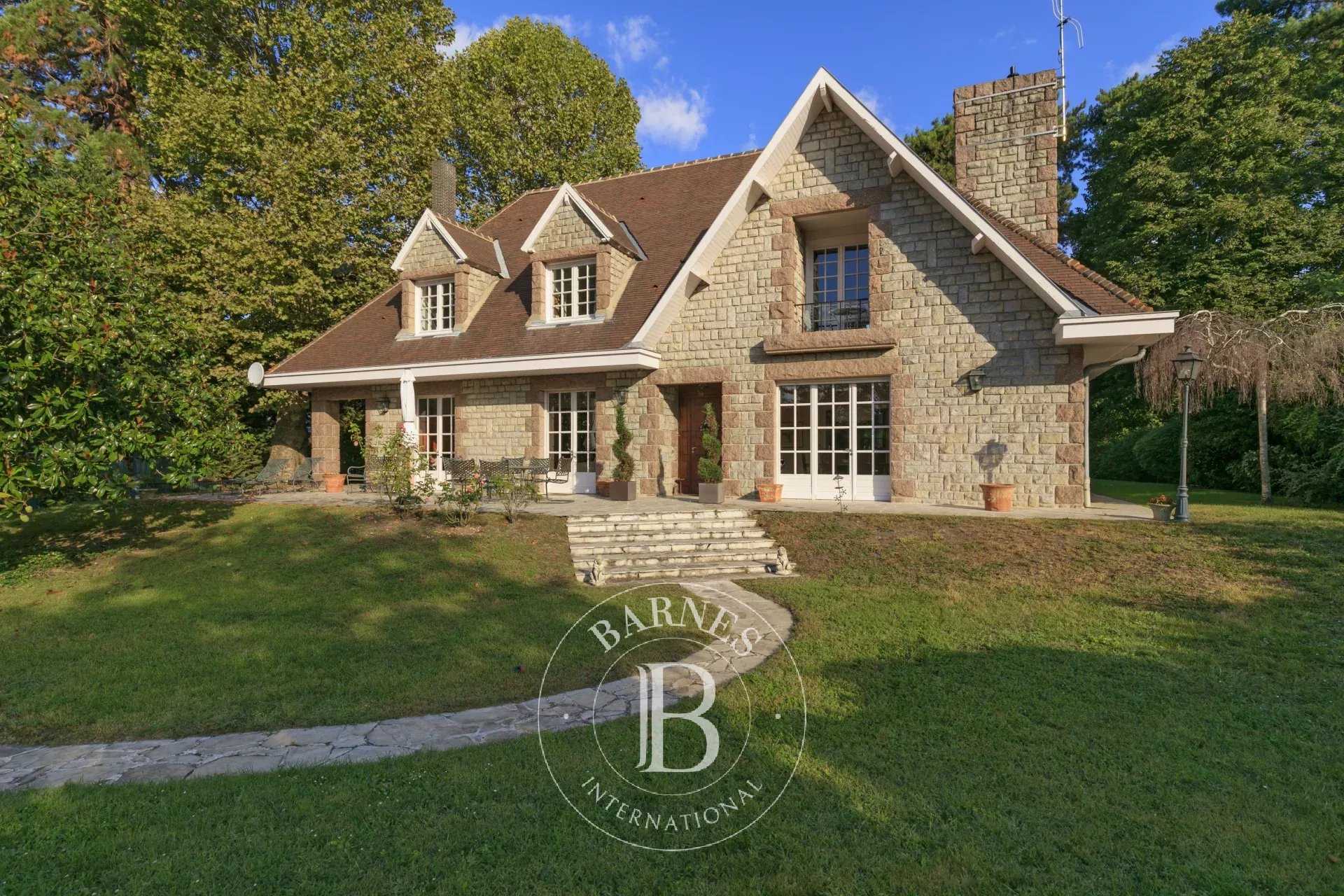 Maison Le Vésinet  -  ref 83285731 (picture 1)