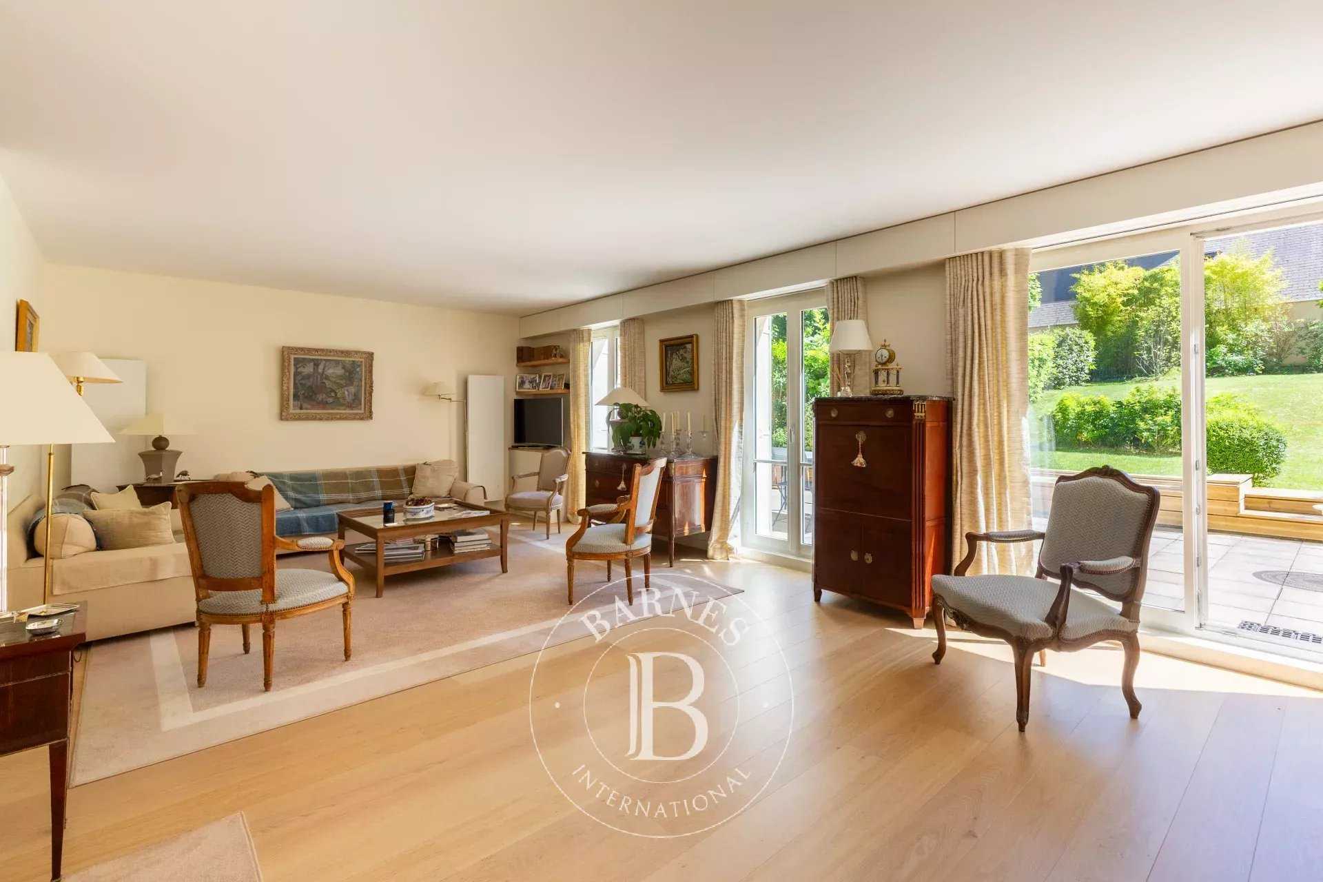 Appartement Saint-Germain-en-Laye  -  ref 85945867 (picture 2)